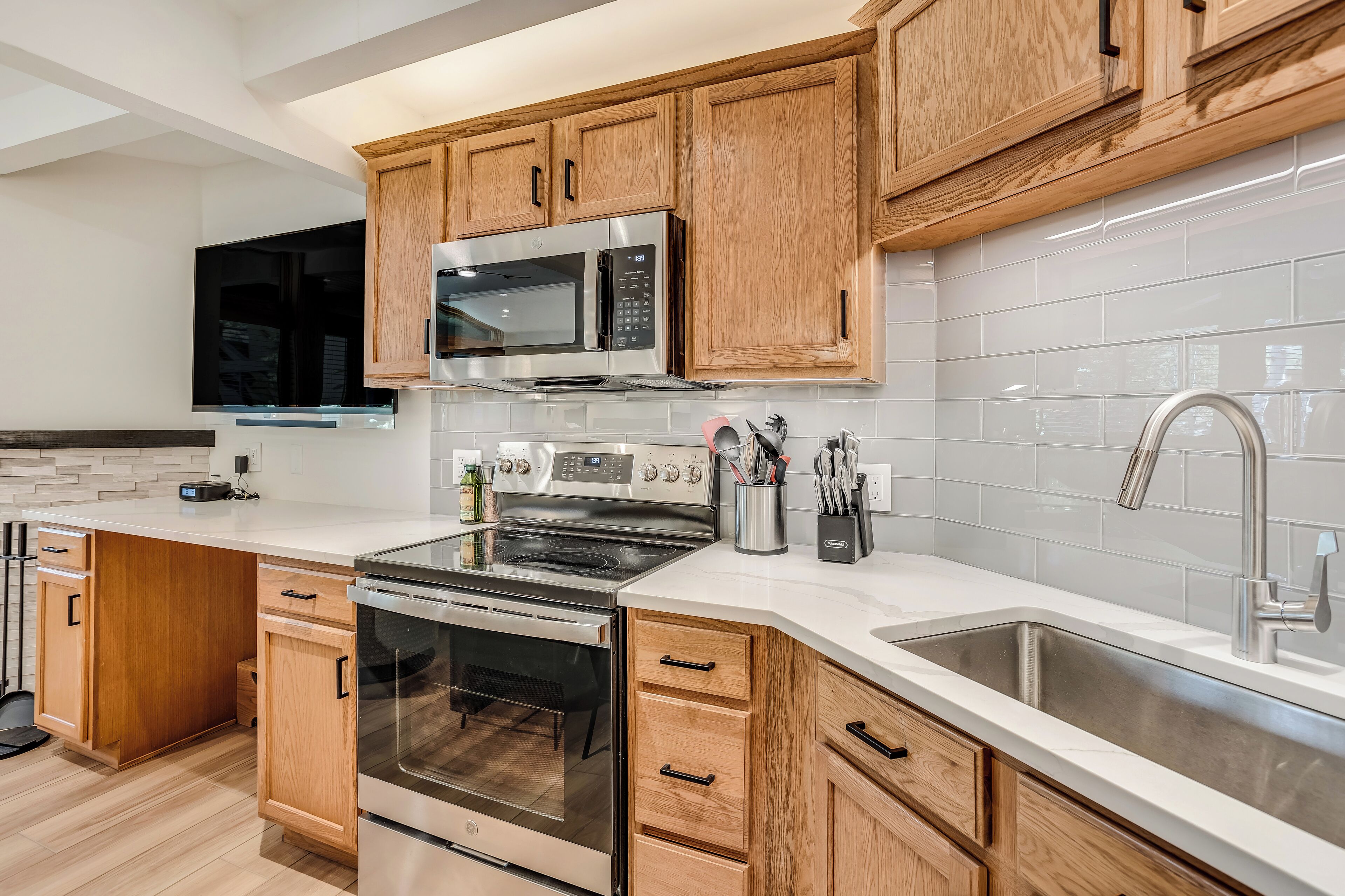 Laurelwood Condominiums Laurelwood Condominiums