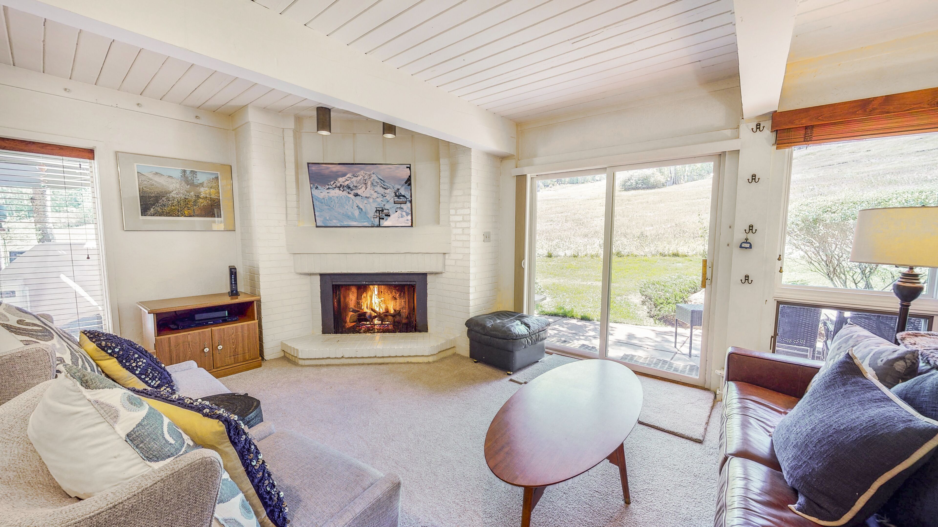 Laurelwood Condominiums Laurelwood Condominiums