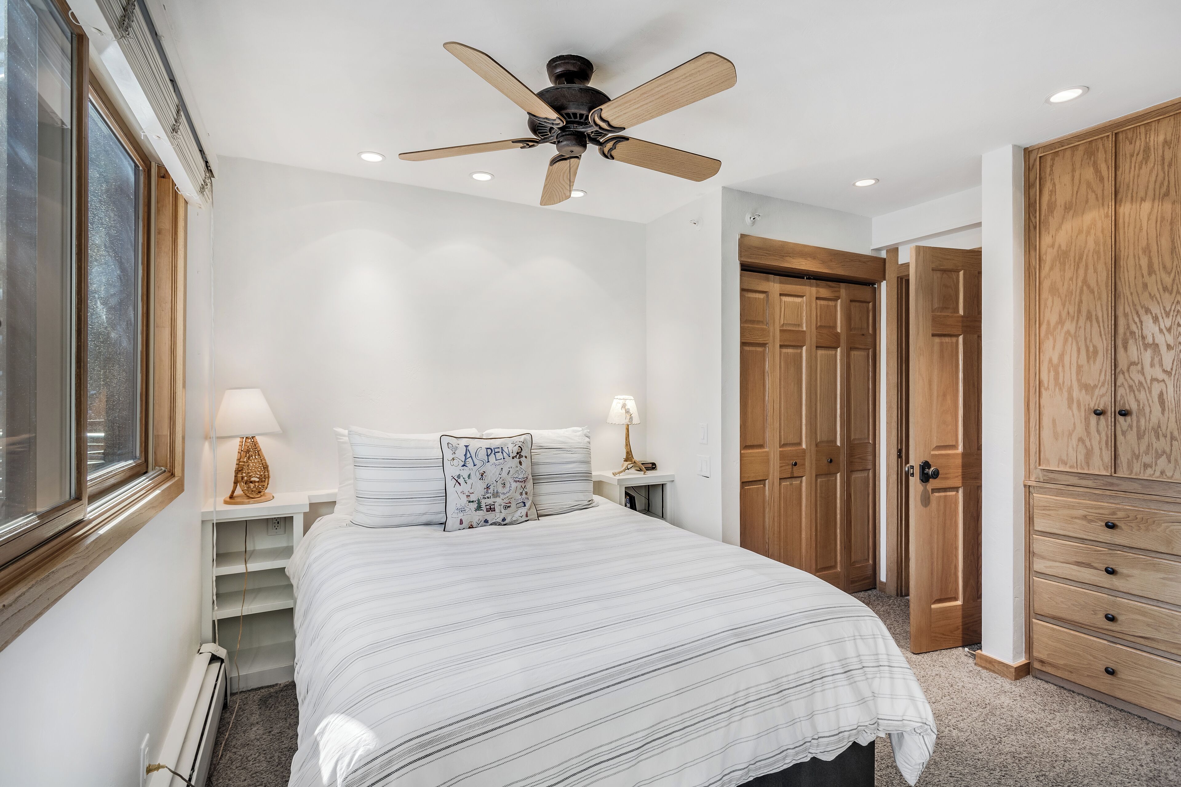 Laurelwood Condominiums Laurelwood Condominiums