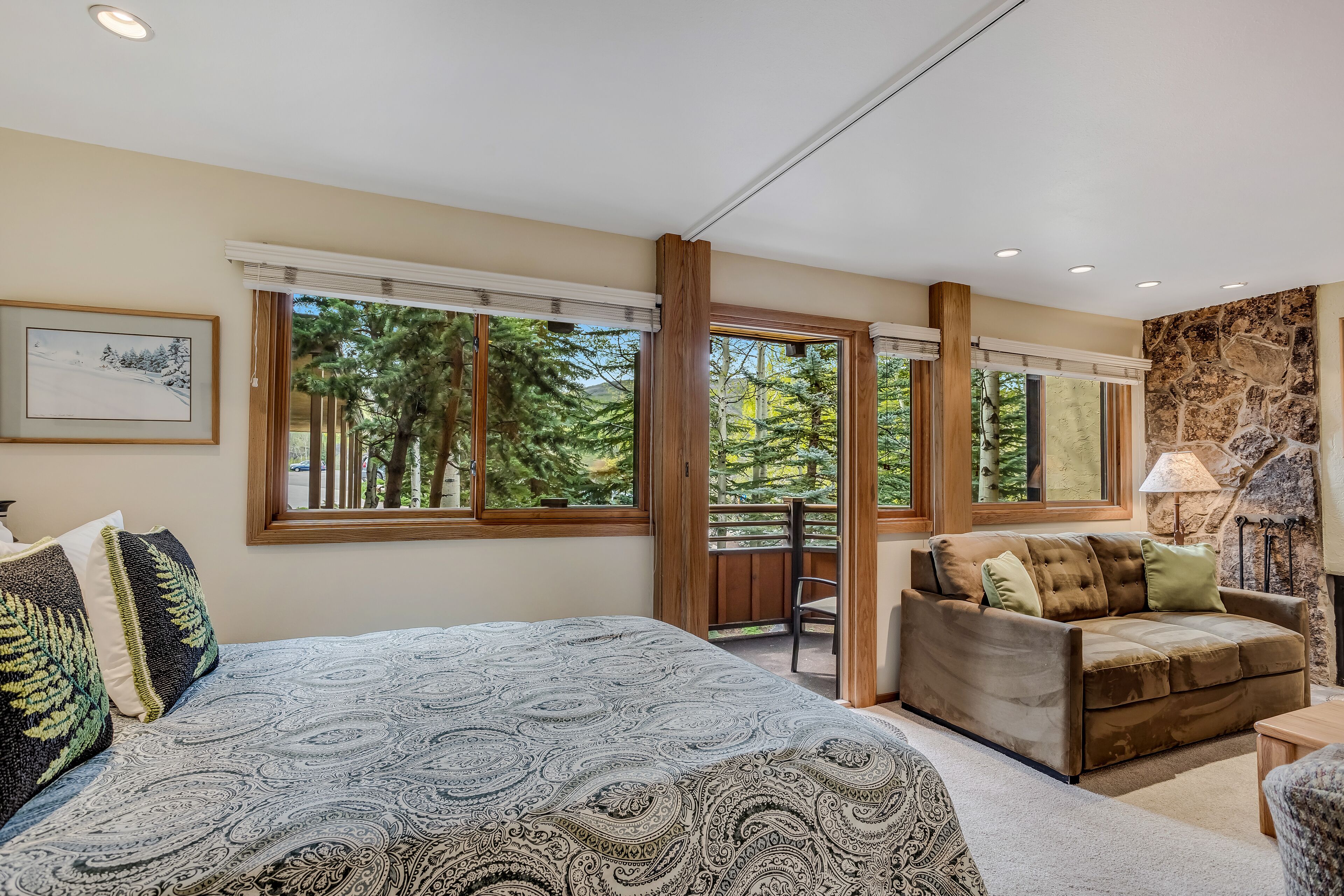 Laurelwood Condominiums Laurelwood Condominiums