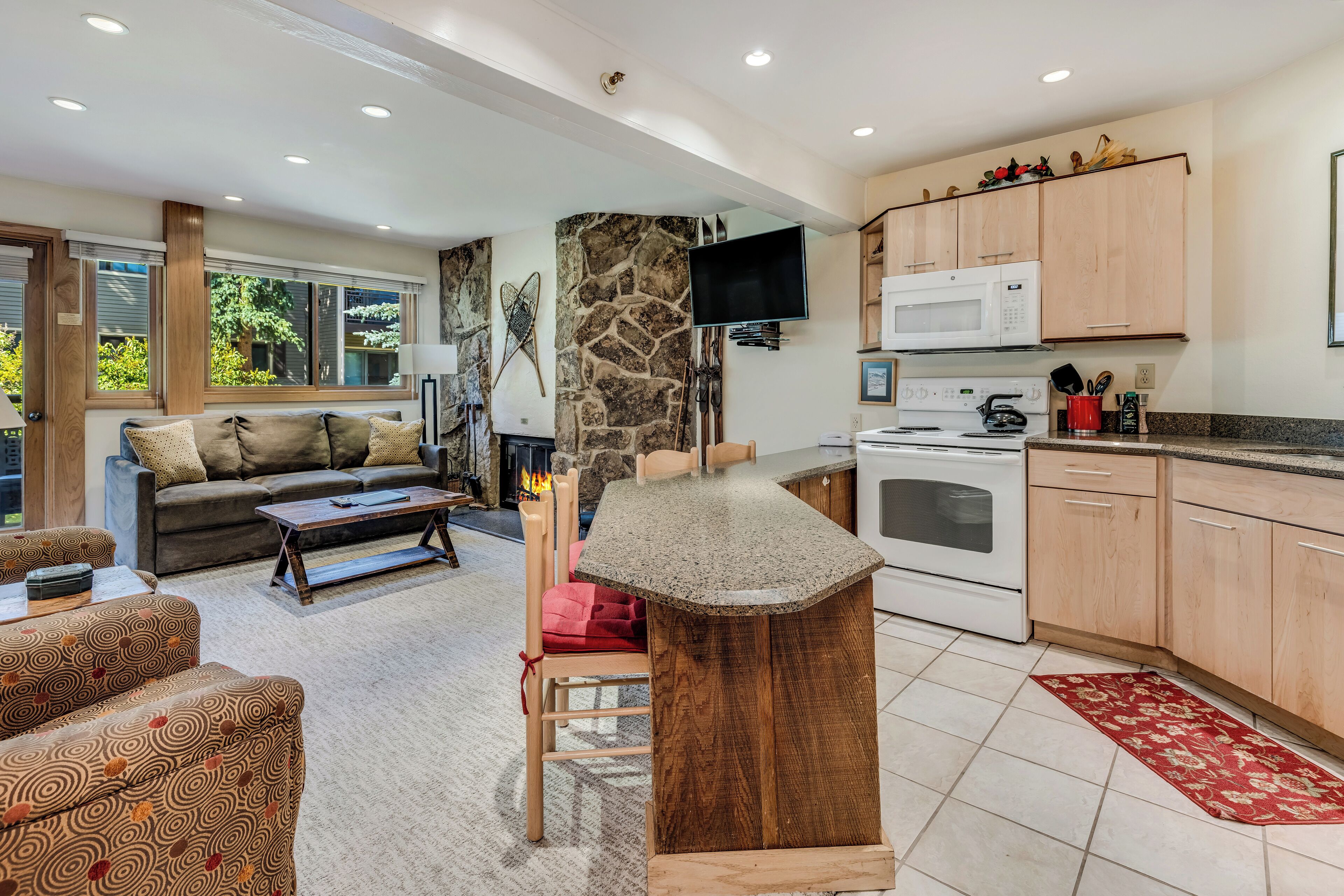Laurelwood Condominiums Laurelwood Condominiums