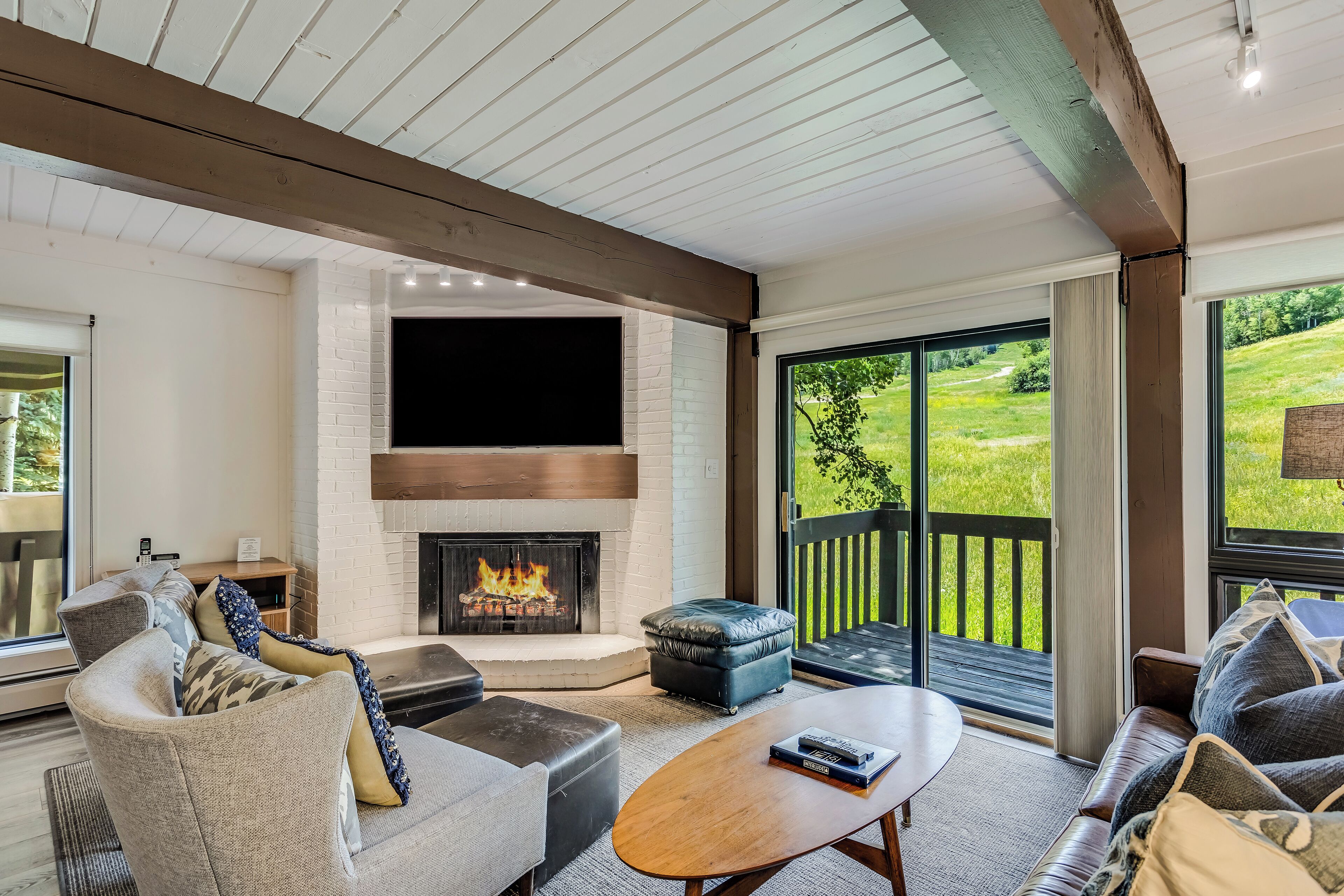 Laurelwood Condominiums Laurelwood Condominiums