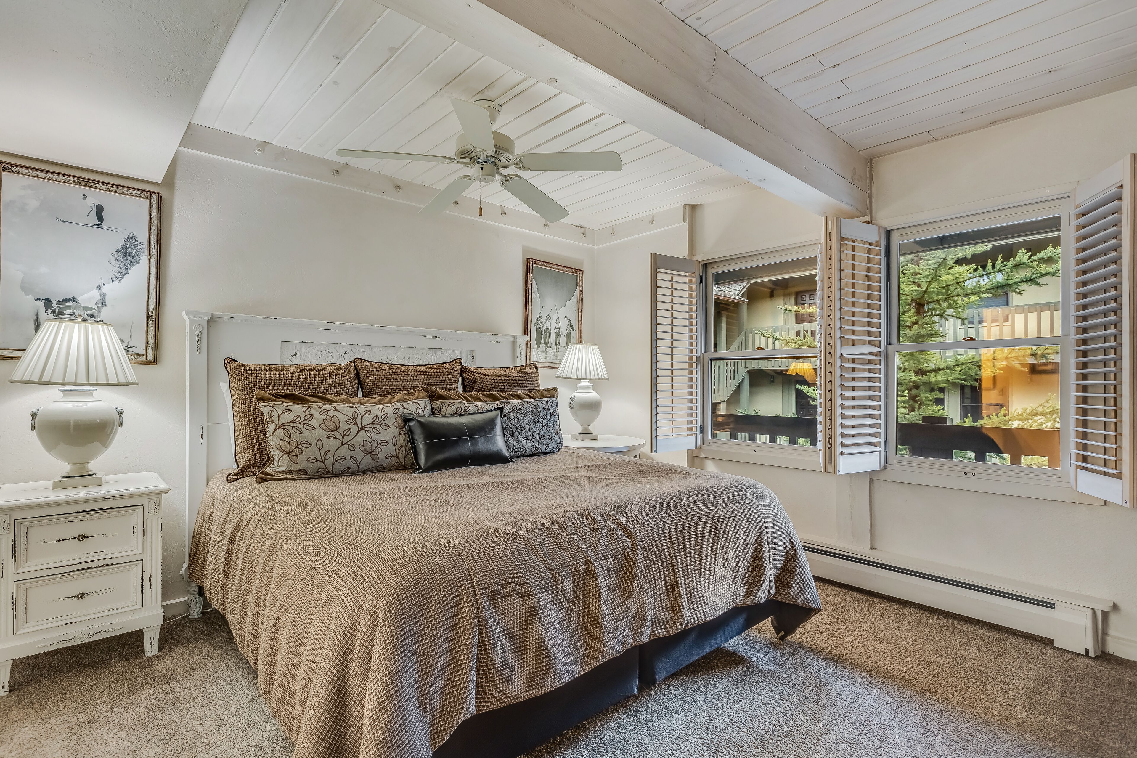 Laurelwood Condominiums Laurelwood Condominiums
