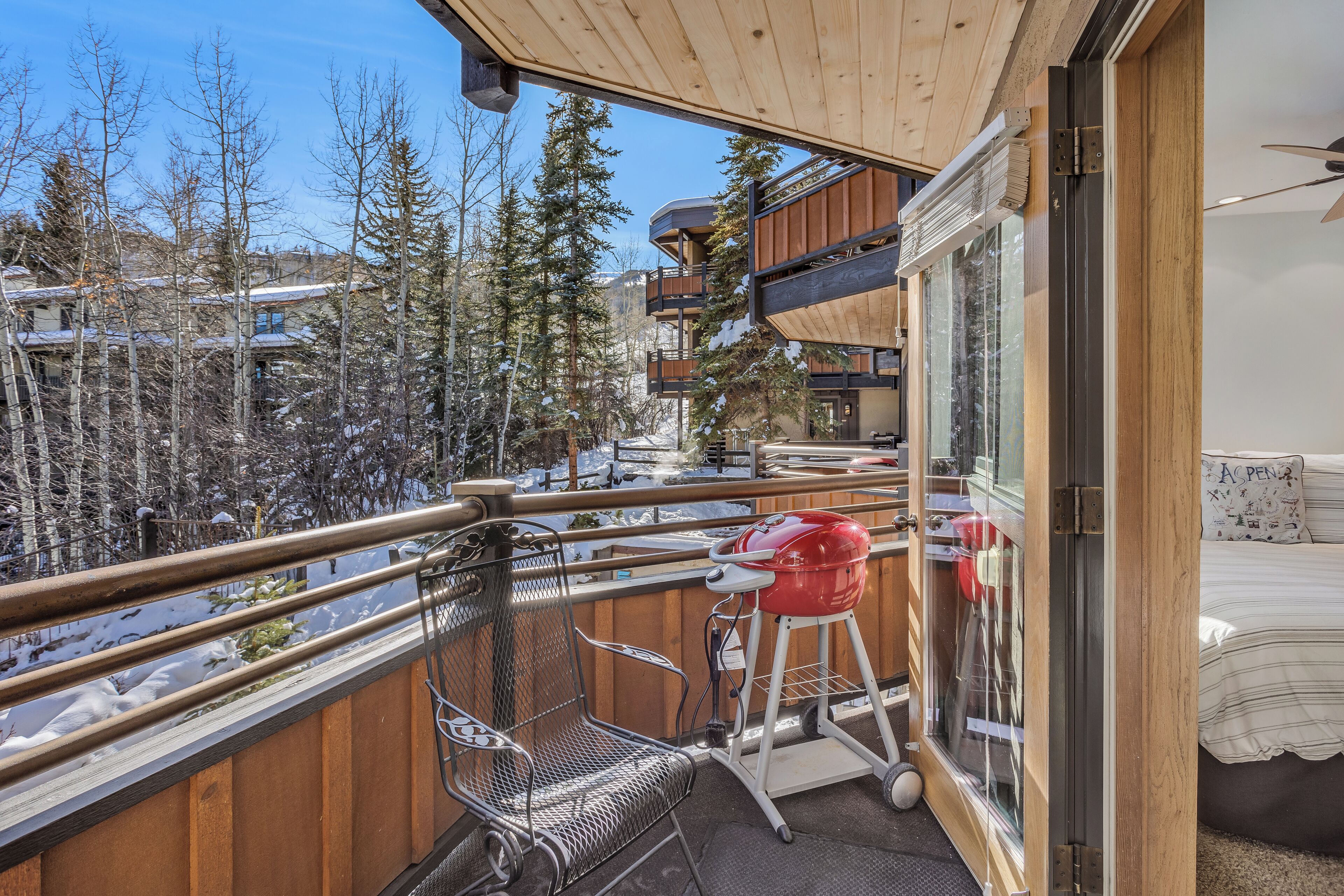 Laurelwood Condominiums Laurelwood Condominiums