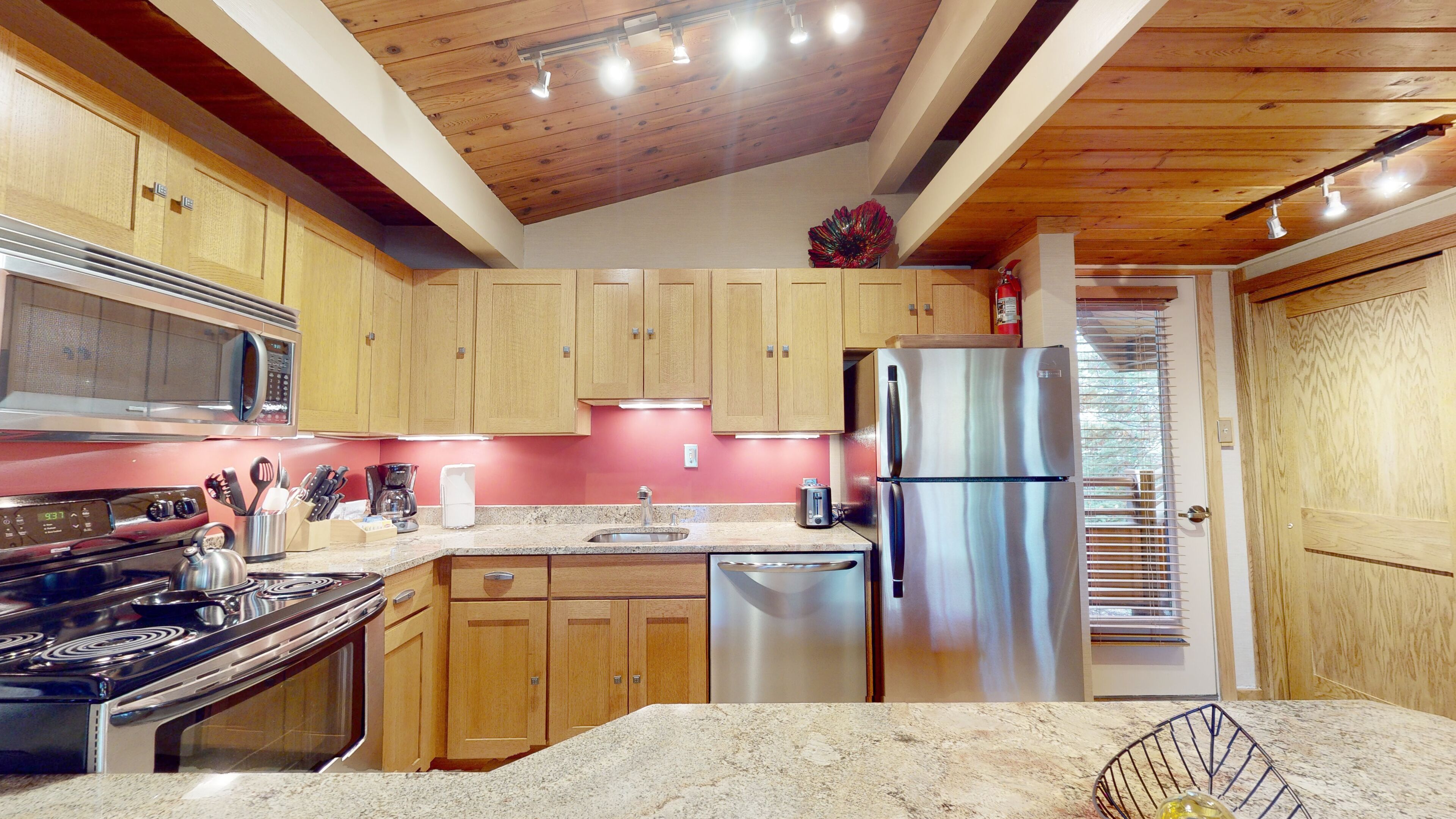 Laurelwood Condominiums Laurelwood Condominiums