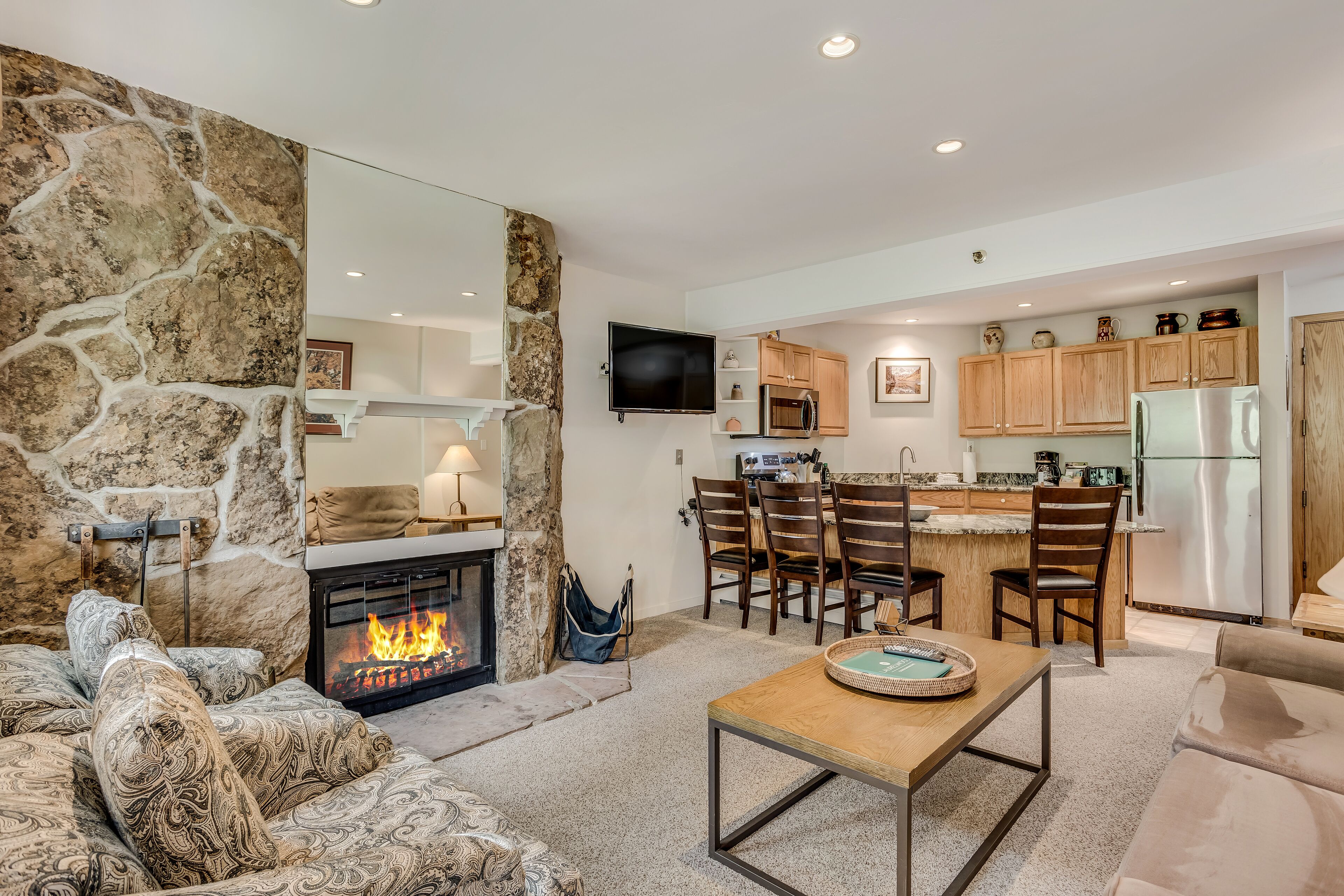 Laurelwood Condominiums Laurelwood Condominiums