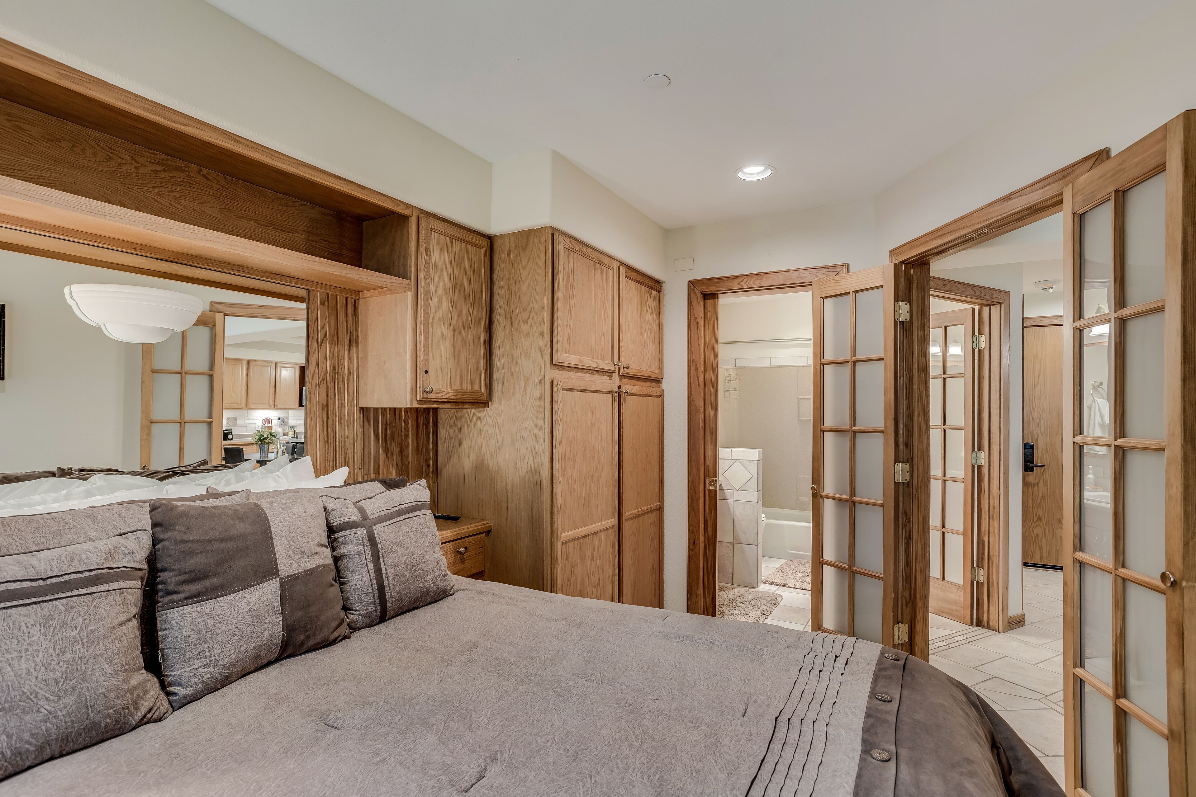 Laurelwood Condominiums Laurelwood Condominiums