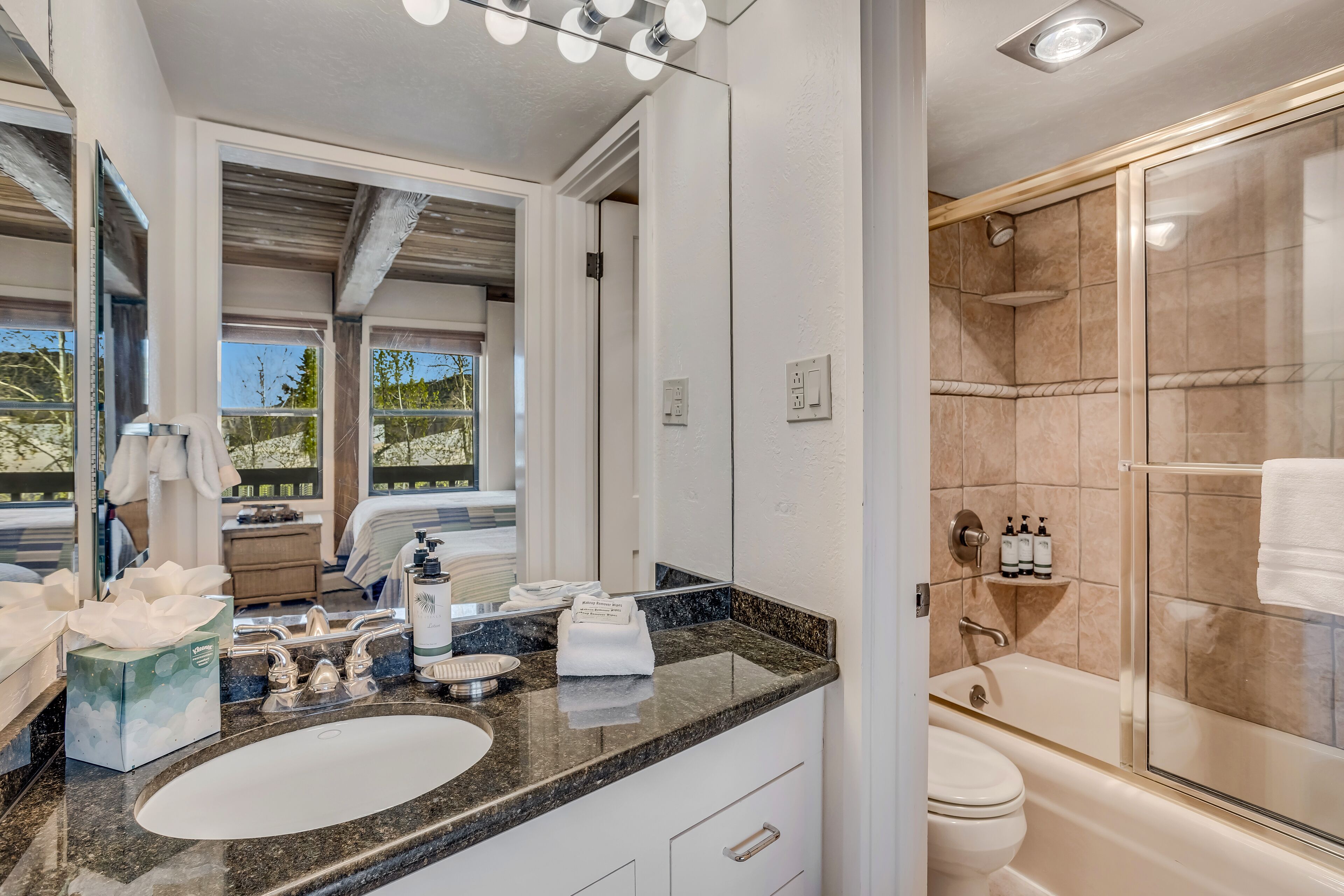 Laurelwood Condominiums Laurelwood Condominiums