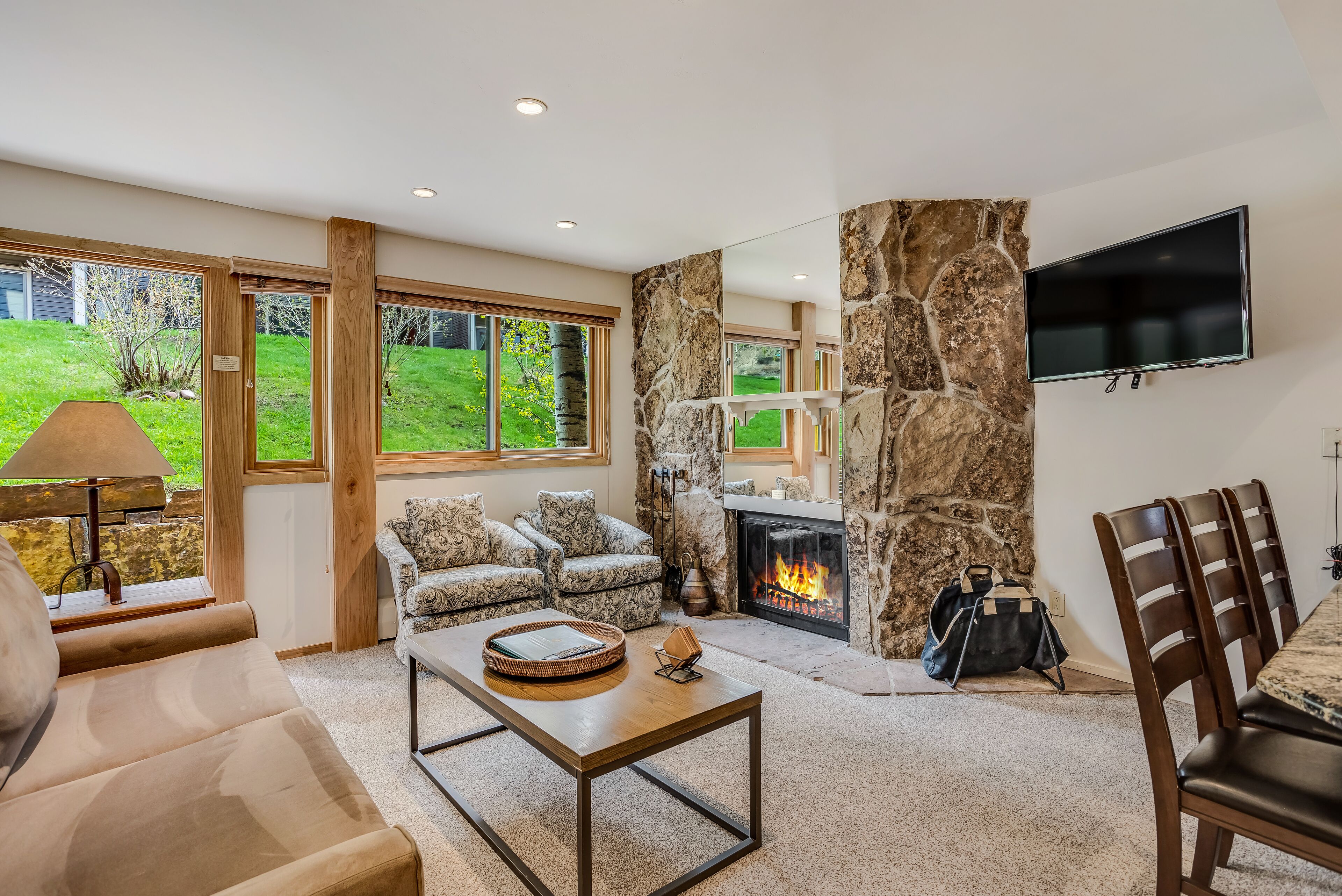 Laurelwood Condominiums Laurelwood Condominiums