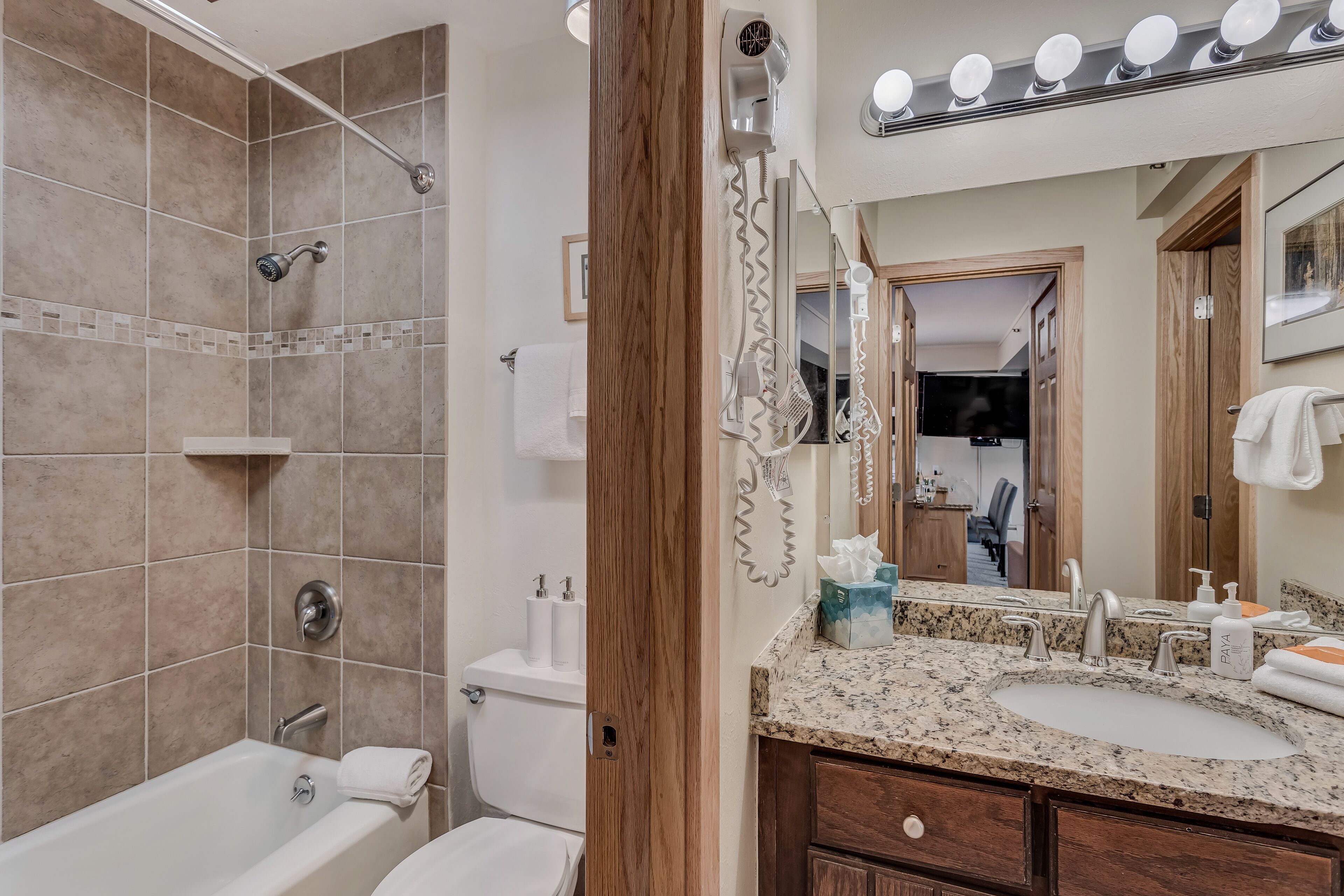 Laurelwood Condominiums Laurelwood Condominiums