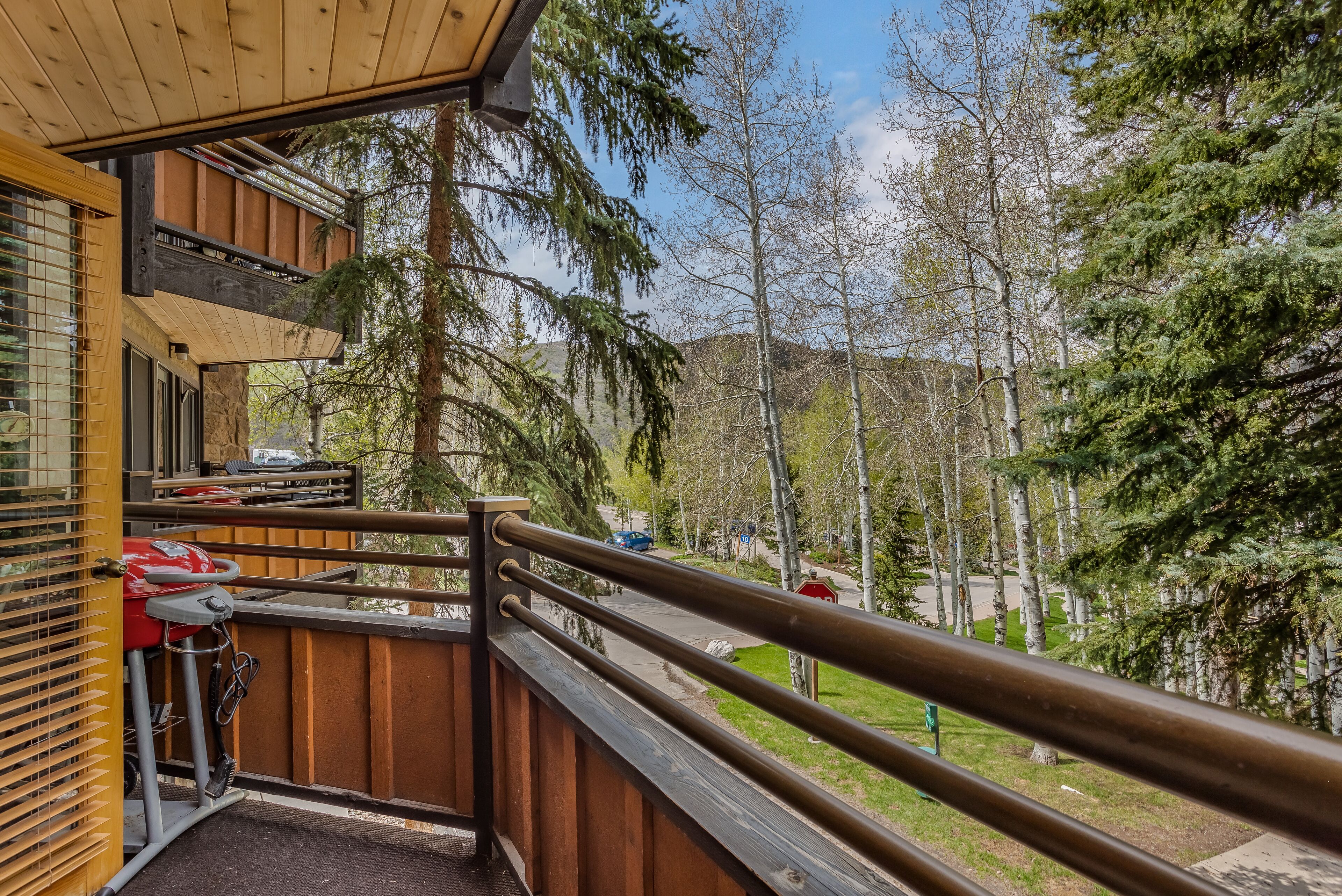 Laurelwood Condominiums Laurelwood Condominiums