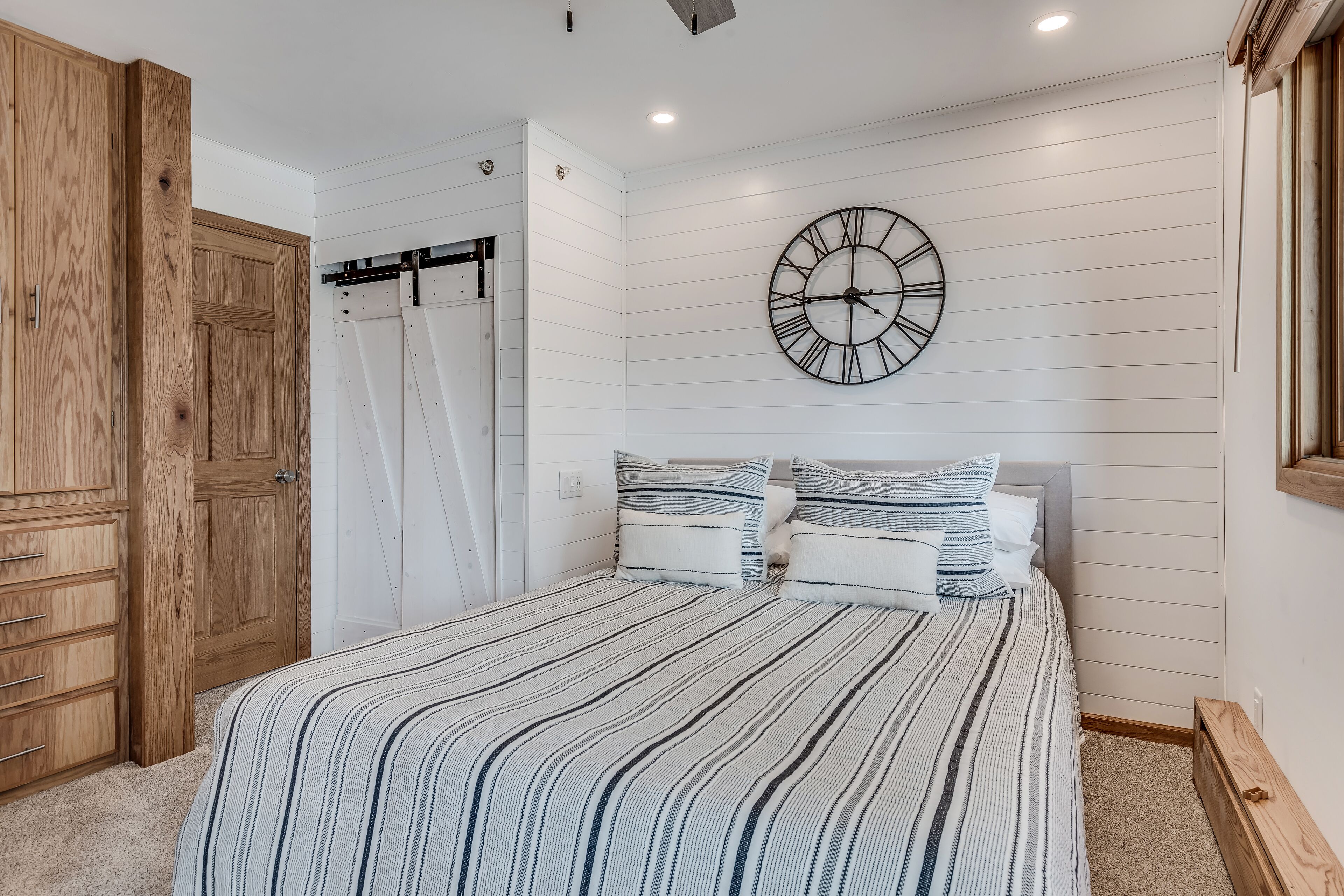 Laurelwood Condominiums Laurelwood Condominiums