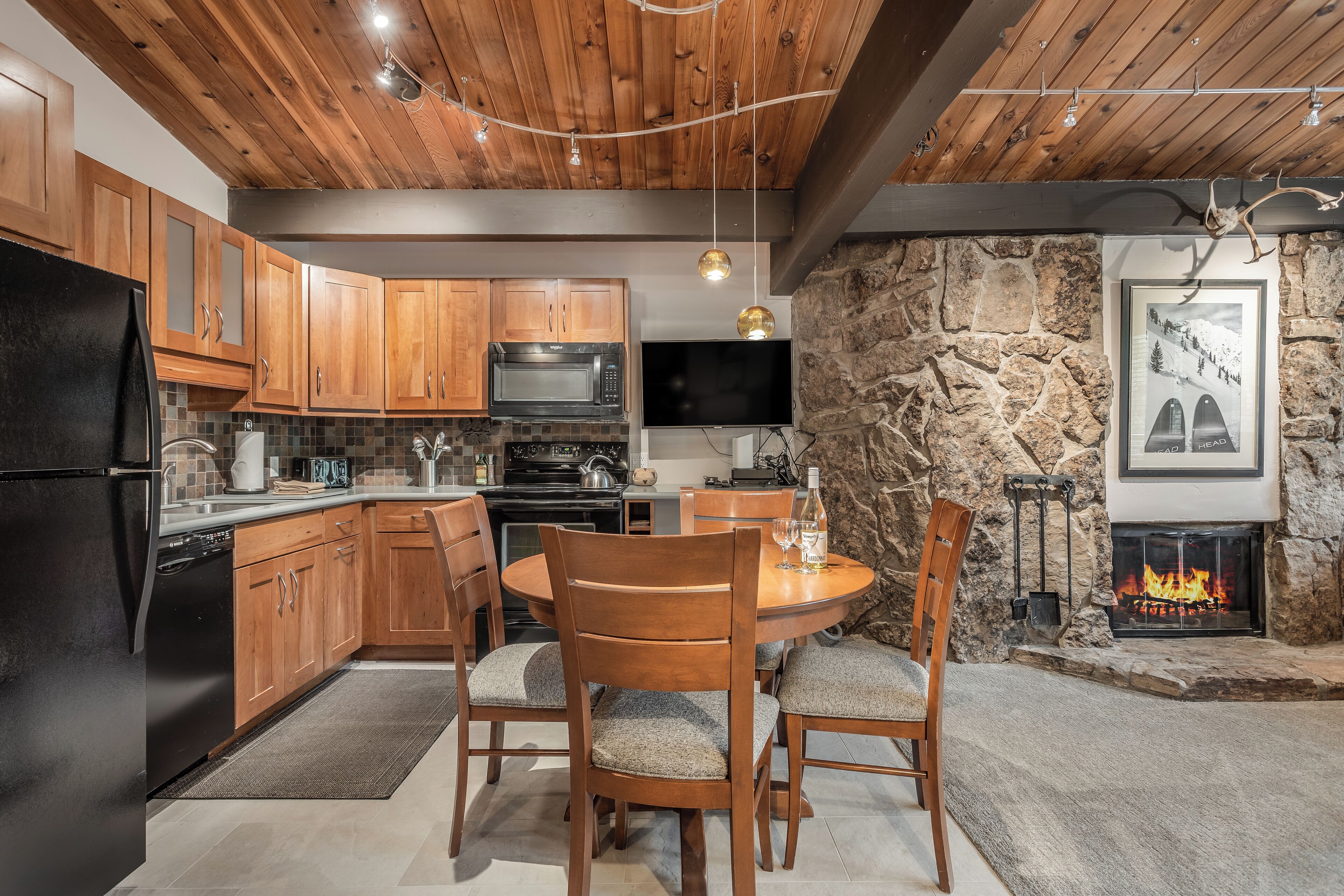 Laurelwood Condominiums Laurelwood Condominiums