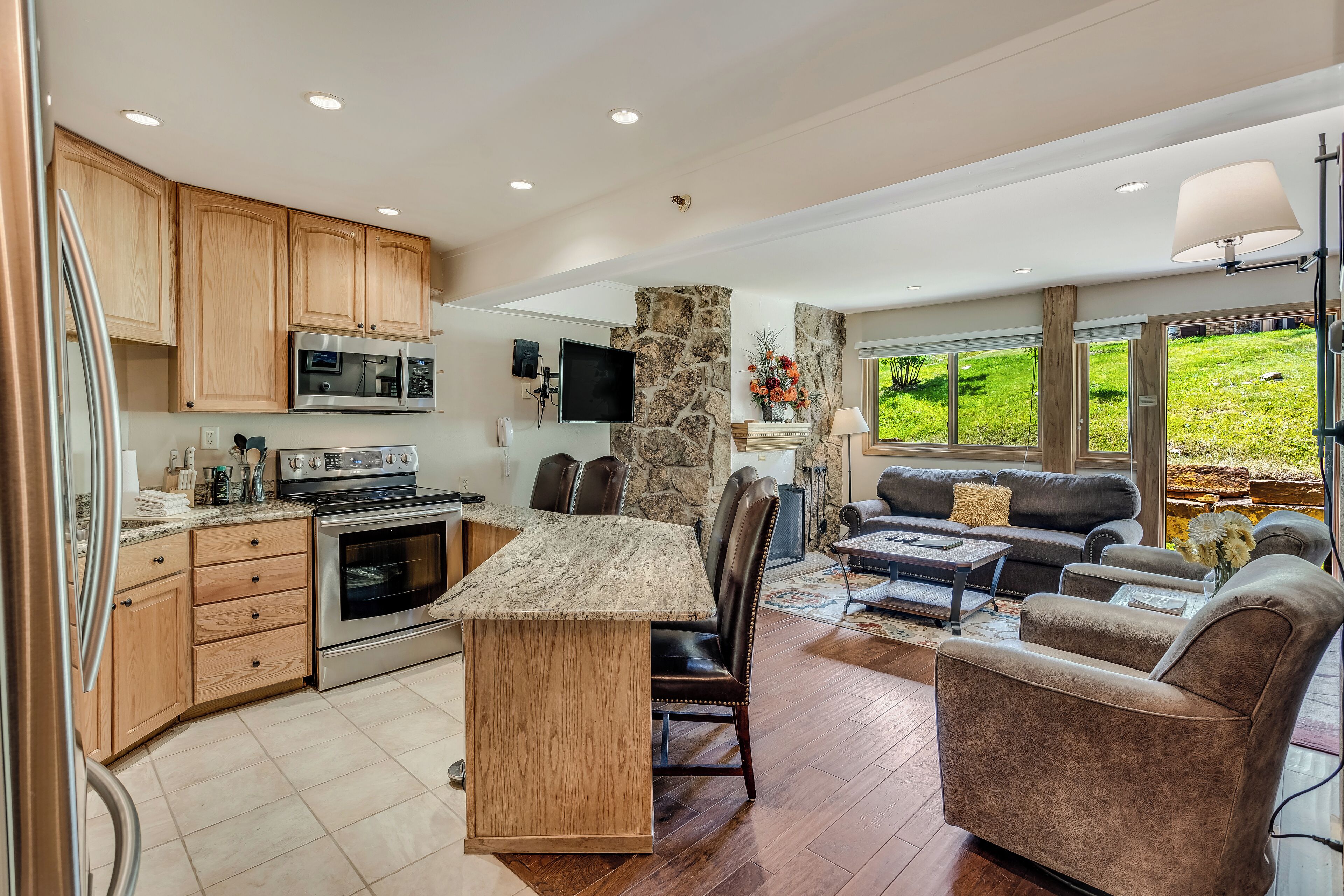 Laurelwood Condominiums Laurelwood Condominiums