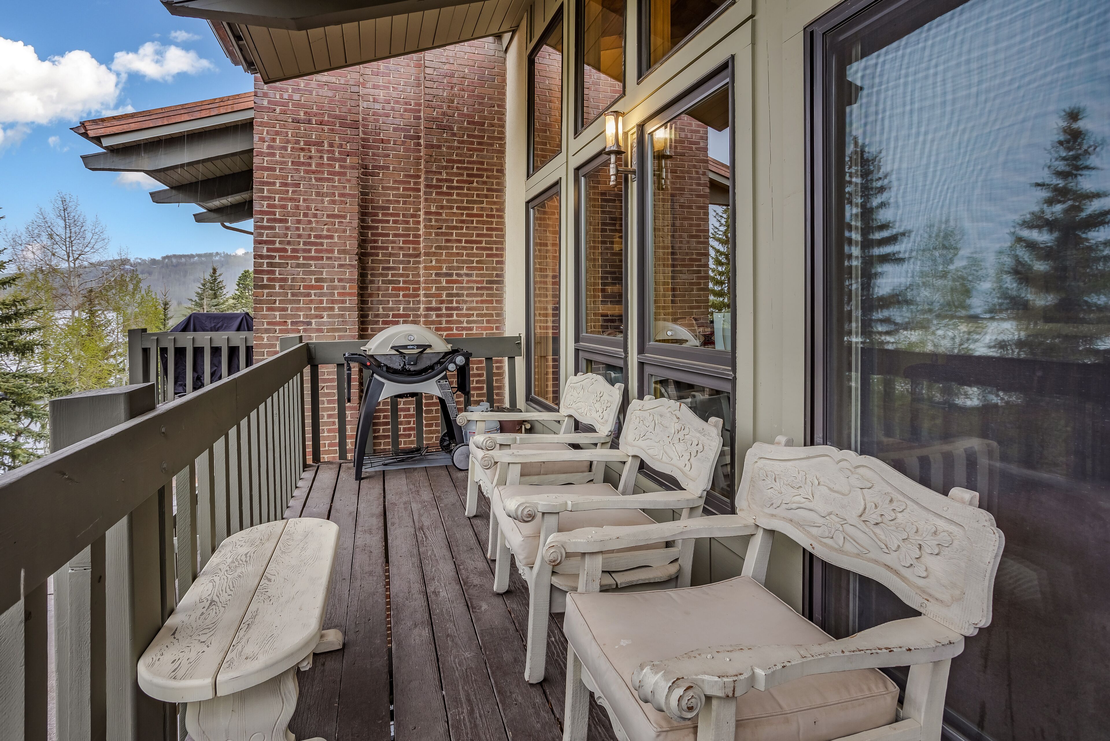 Laurelwood Condominiums Laurelwood Condominiums
