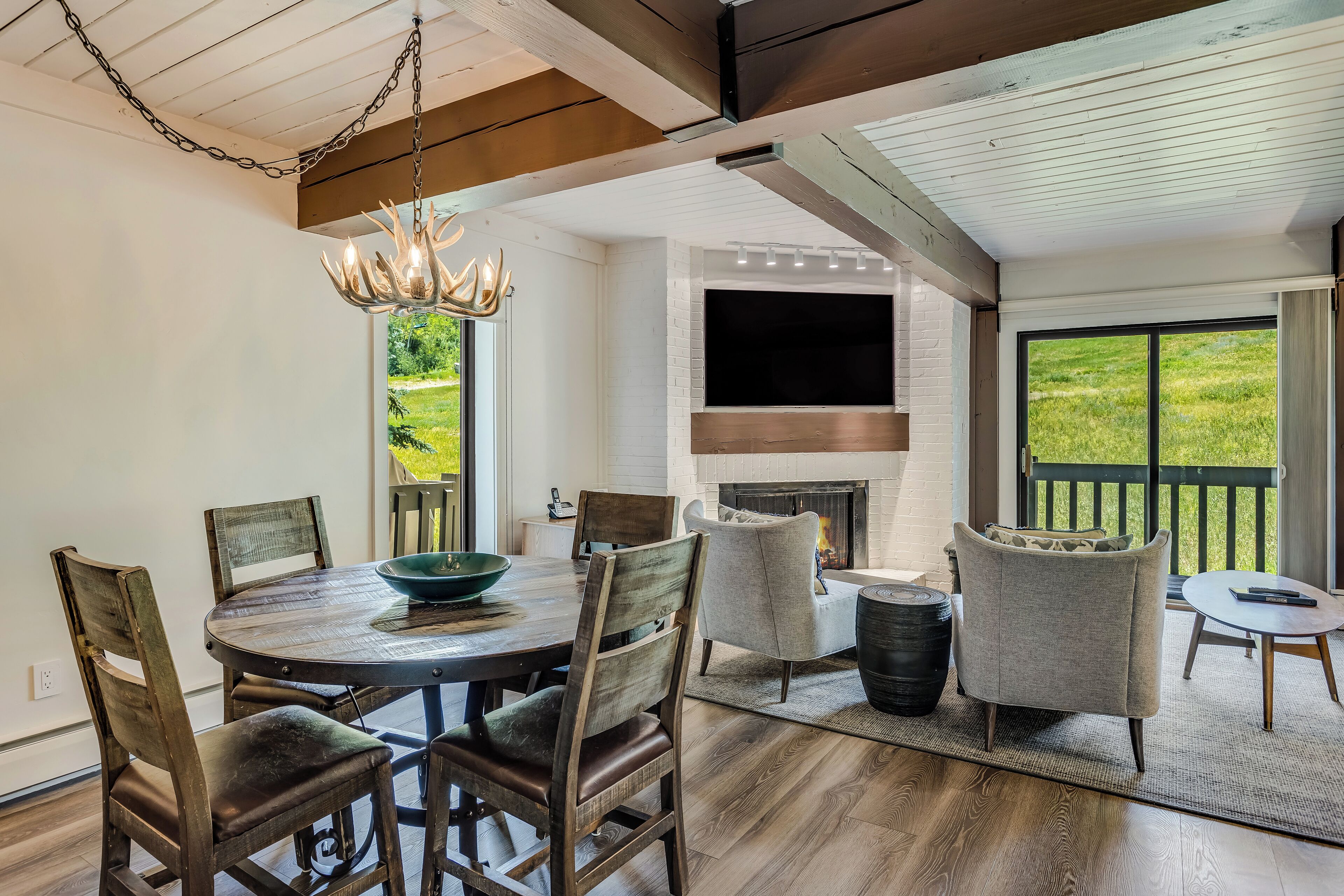 Laurelwood Condominiums Laurelwood Condominiums