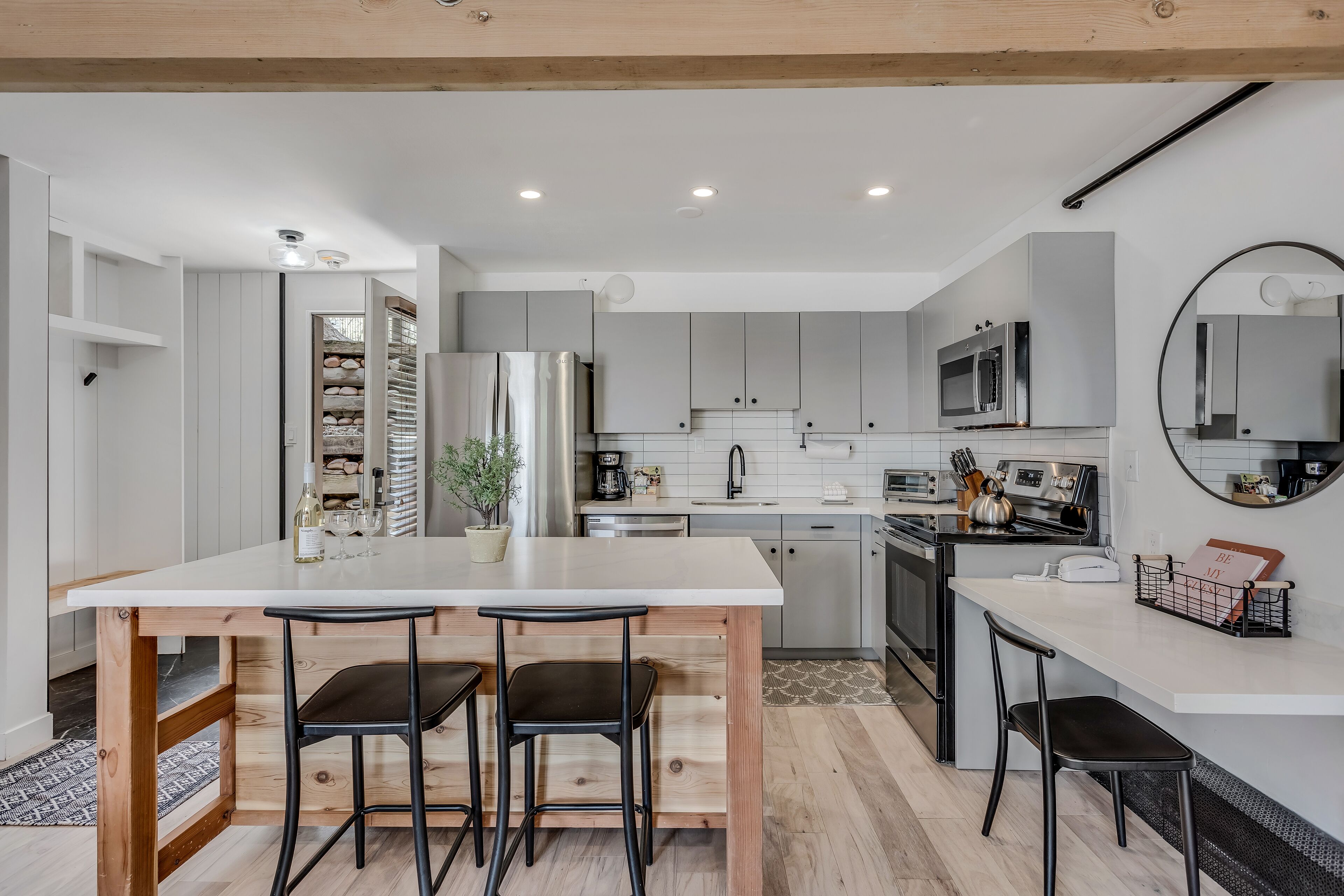 Laurelwood Condominiums Laurelwood Condominiums