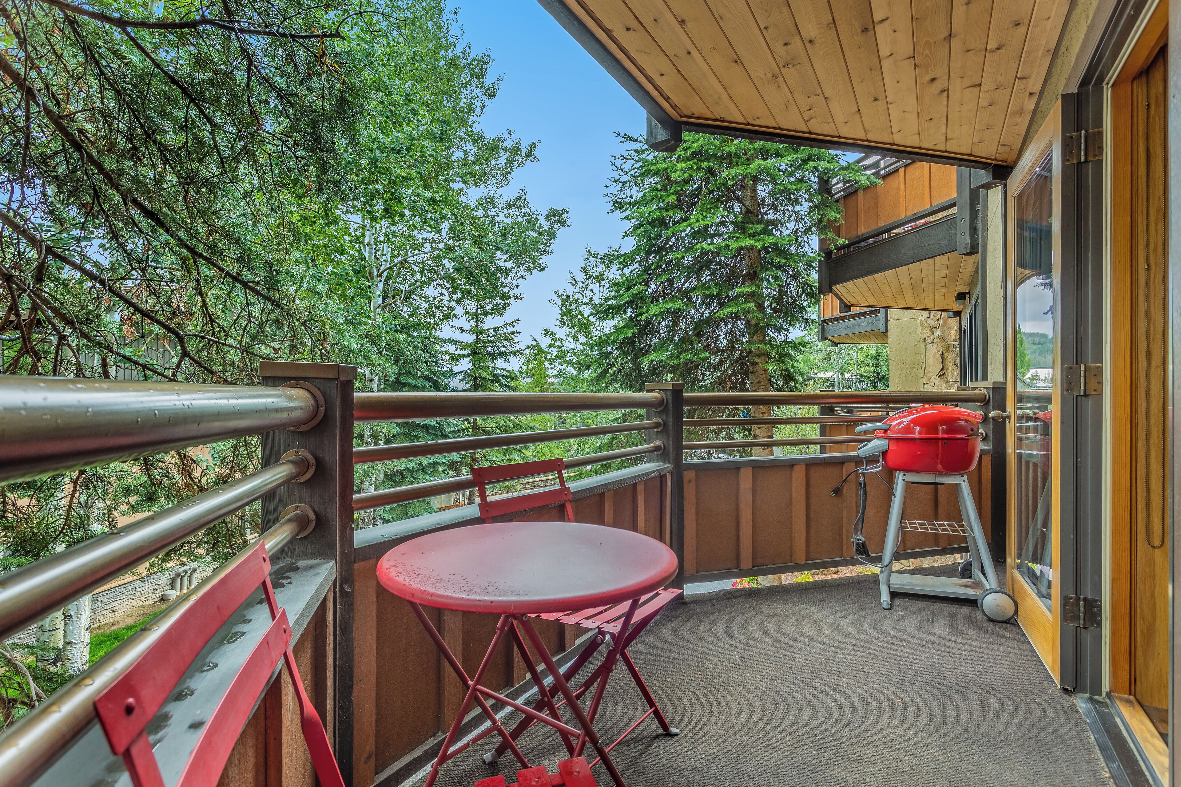Laurelwood Condominiums Laurelwood Condominiums