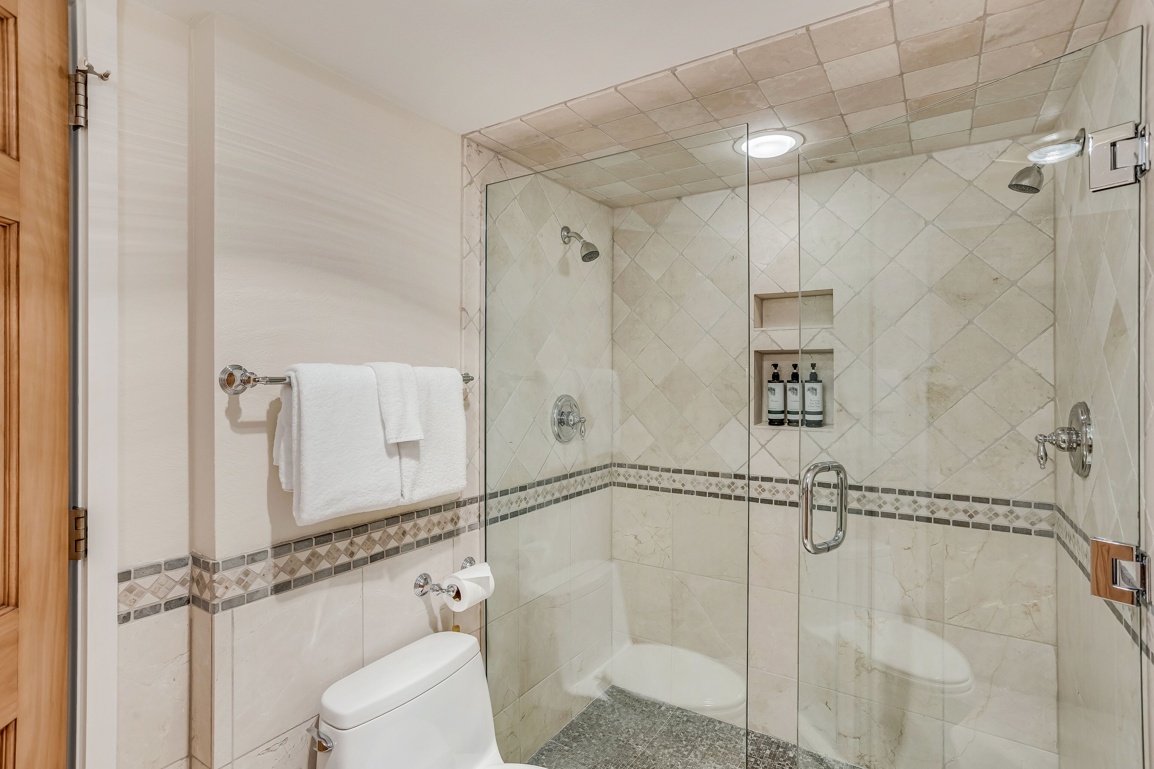 Laurelwood Condominiums Laurelwood Condominiums
