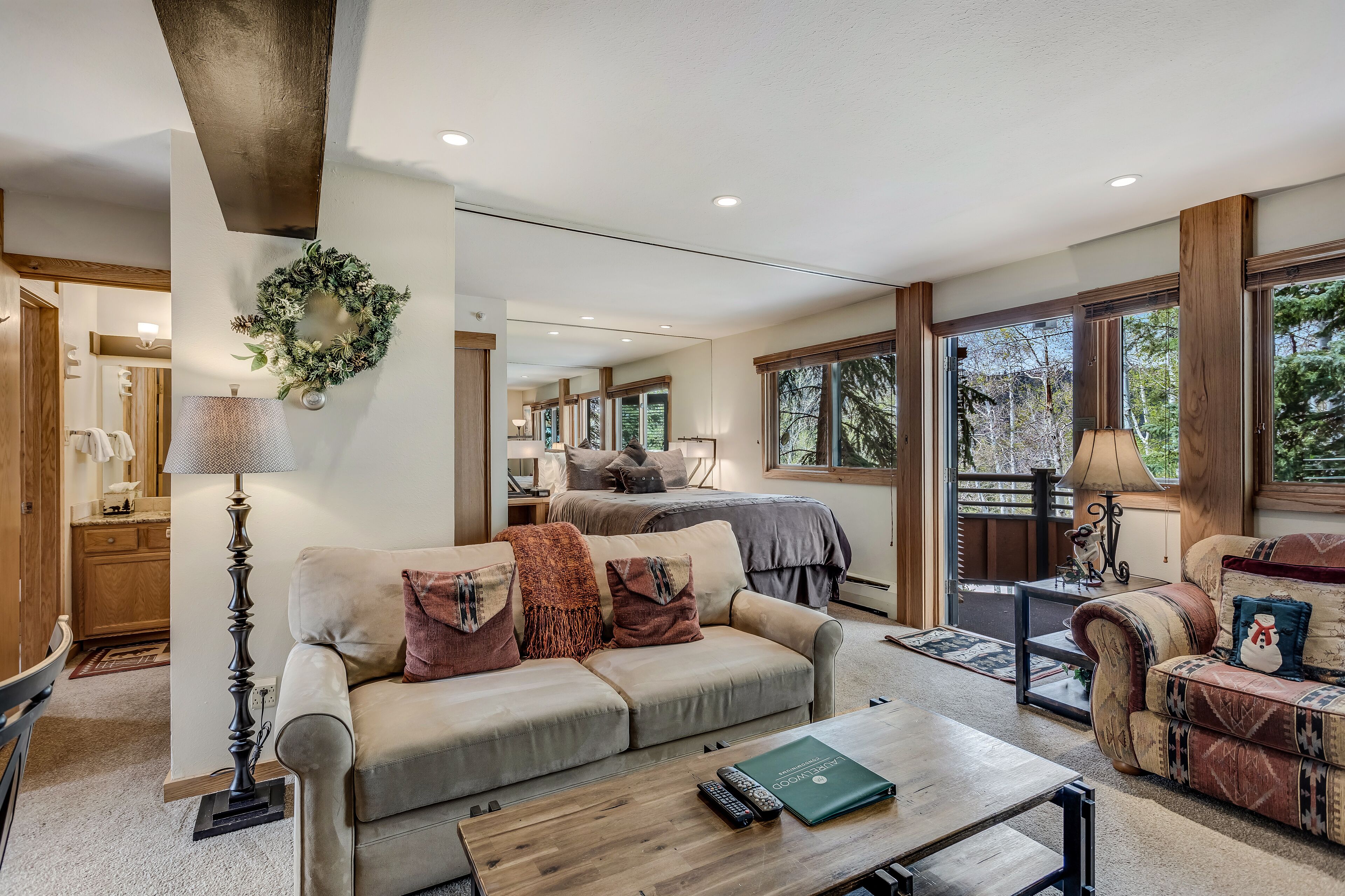 Laurelwood Condominiums Laurelwood Condominiums