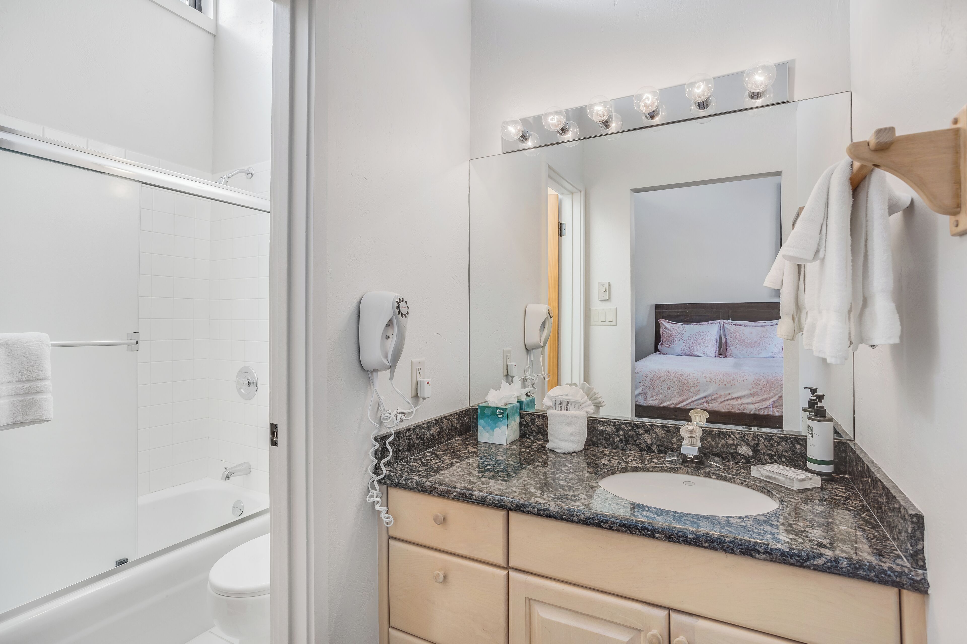 Laurelwood Condominiums Laurelwood Condominiums