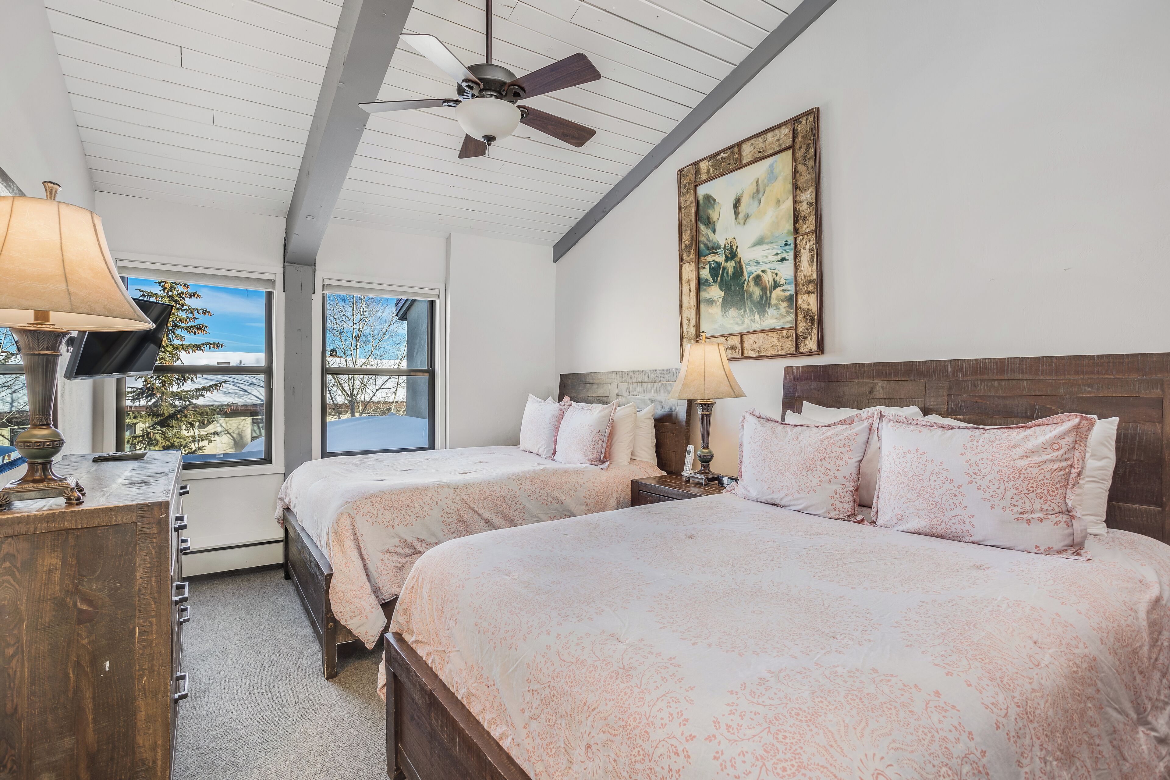 Laurelwood Condominiums Laurelwood Condominiums