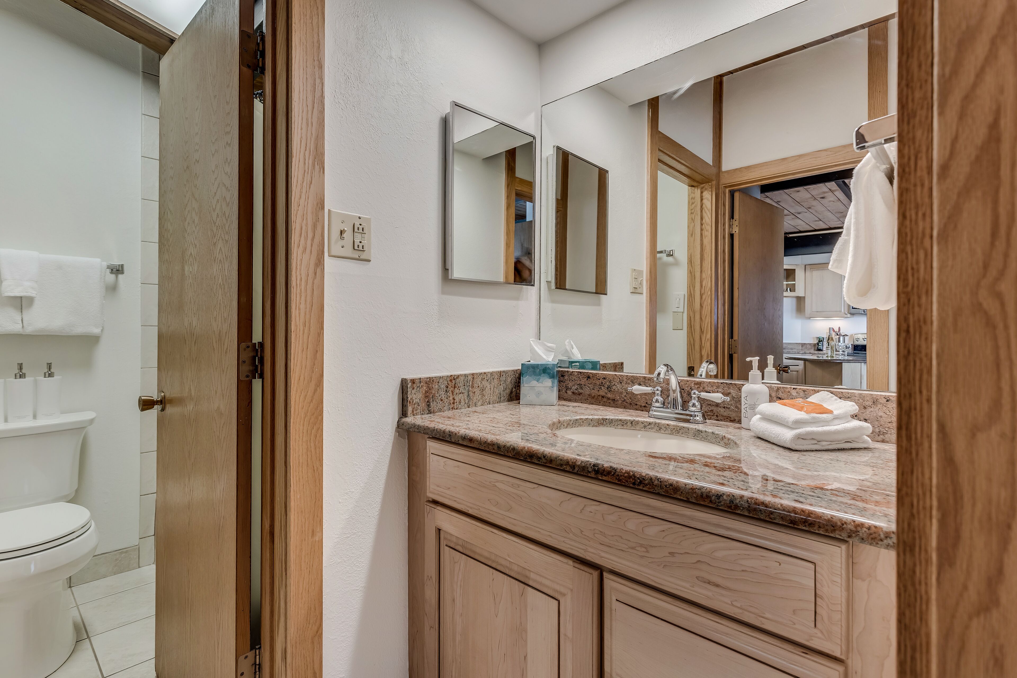 Laurelwood Condominiums Laurelwood Condominiums