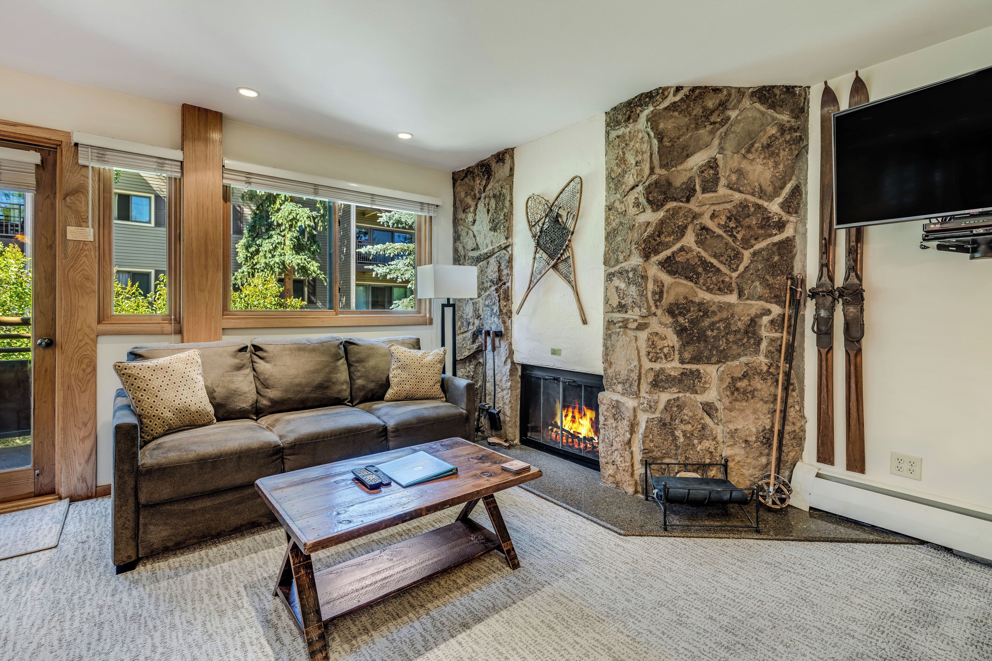Laurelwood Condominiums Laurelwood Condominiums
