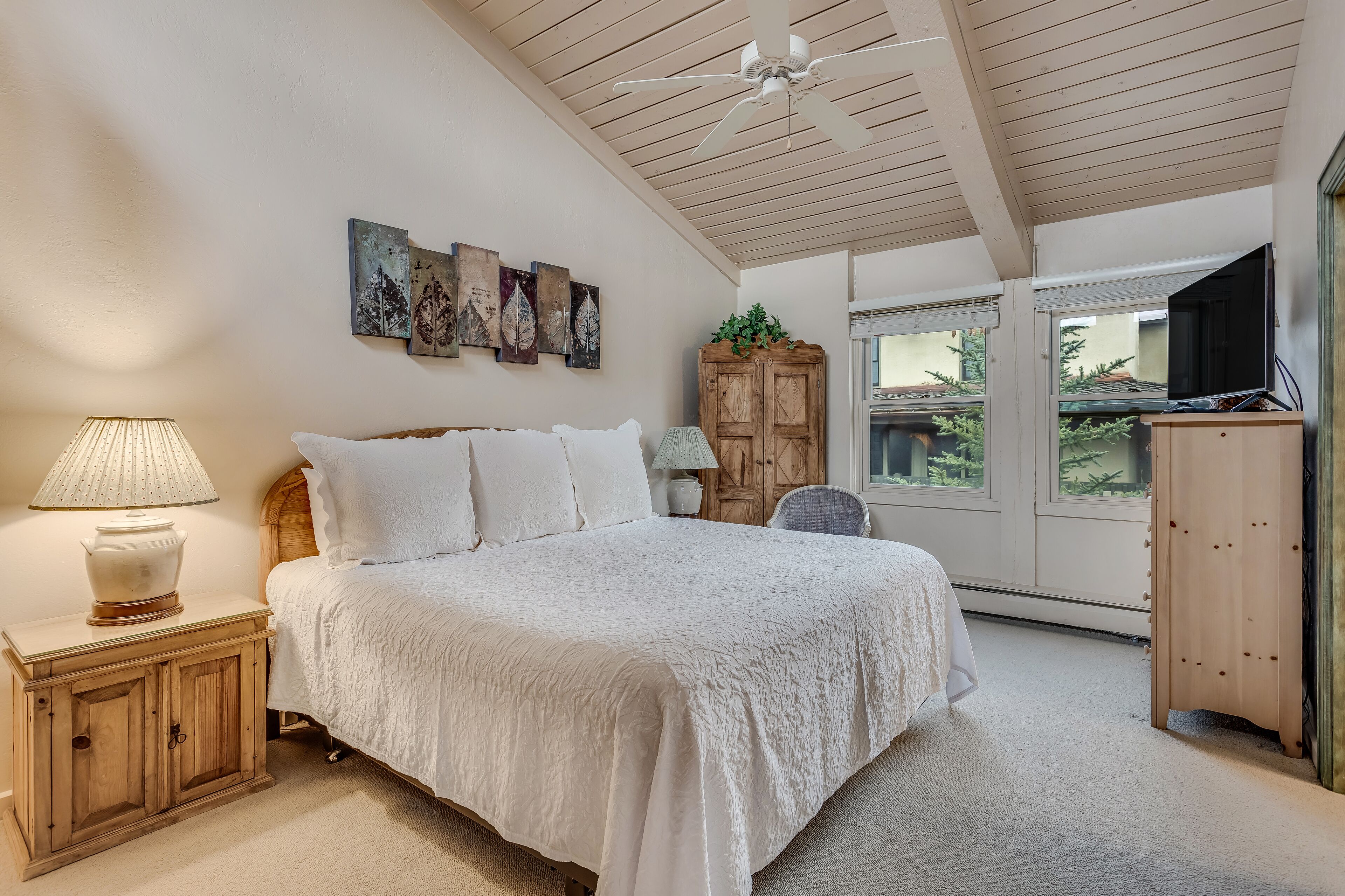 Laurelwood Condominiums Laurelwood Condominiums