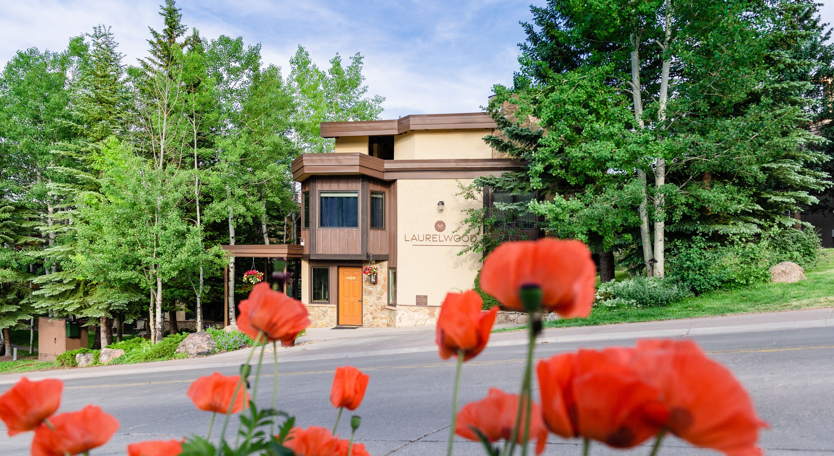 Laurelwood Condominiums Laurelwood Condominiums