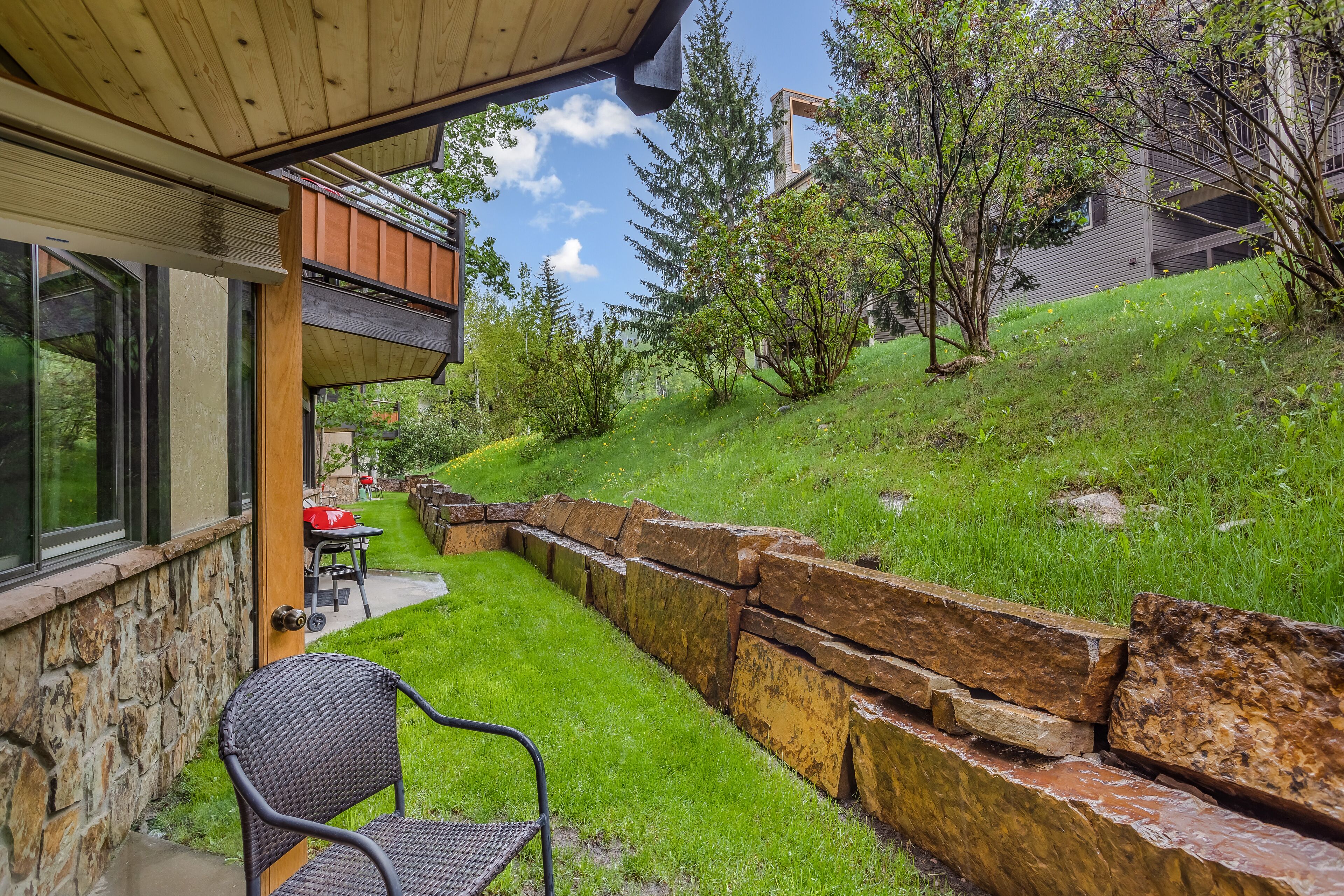 Laurelwood Condominiums Laurelwood Condominiums