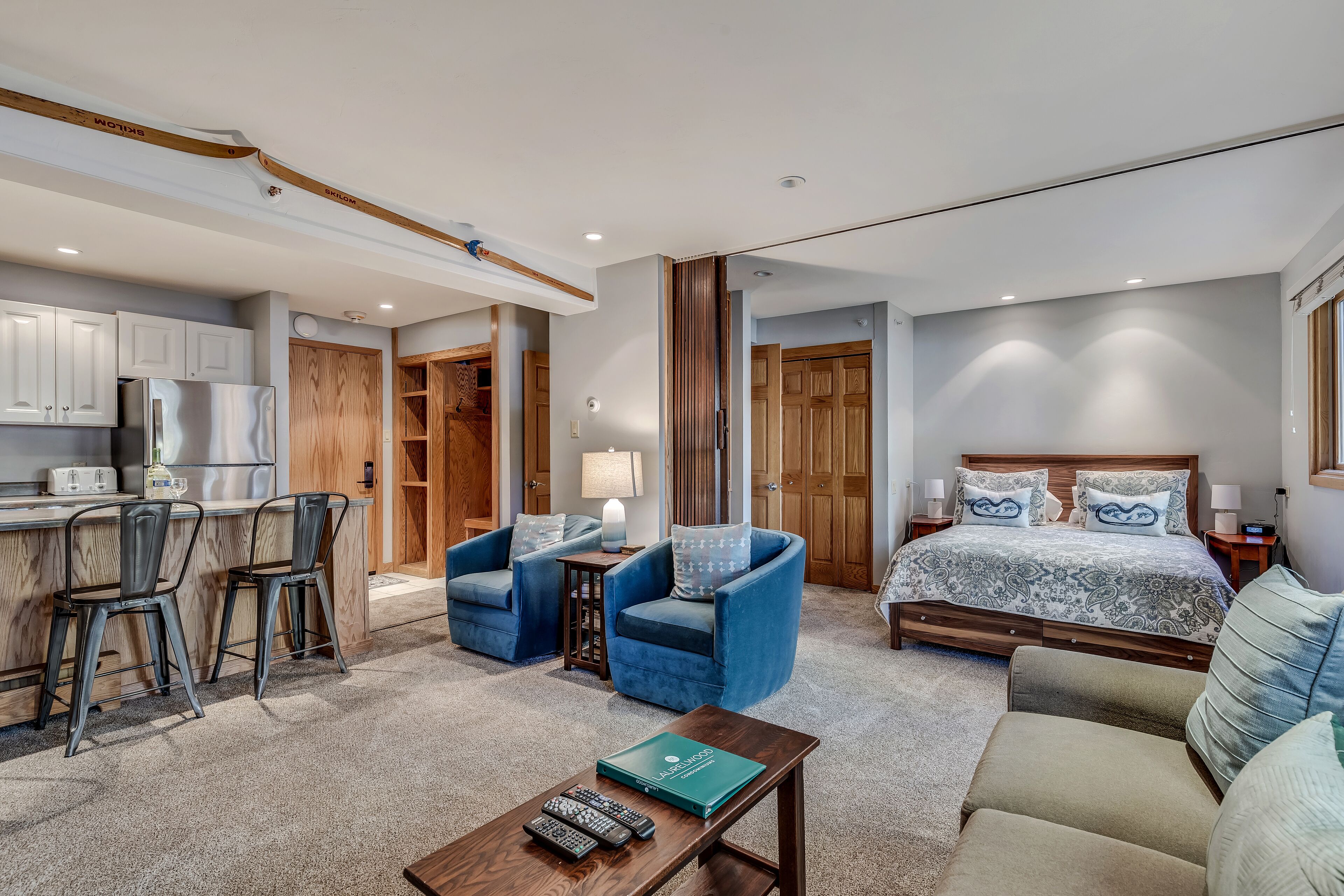 Laurelwood Condominiums Laurelwood Condominiums