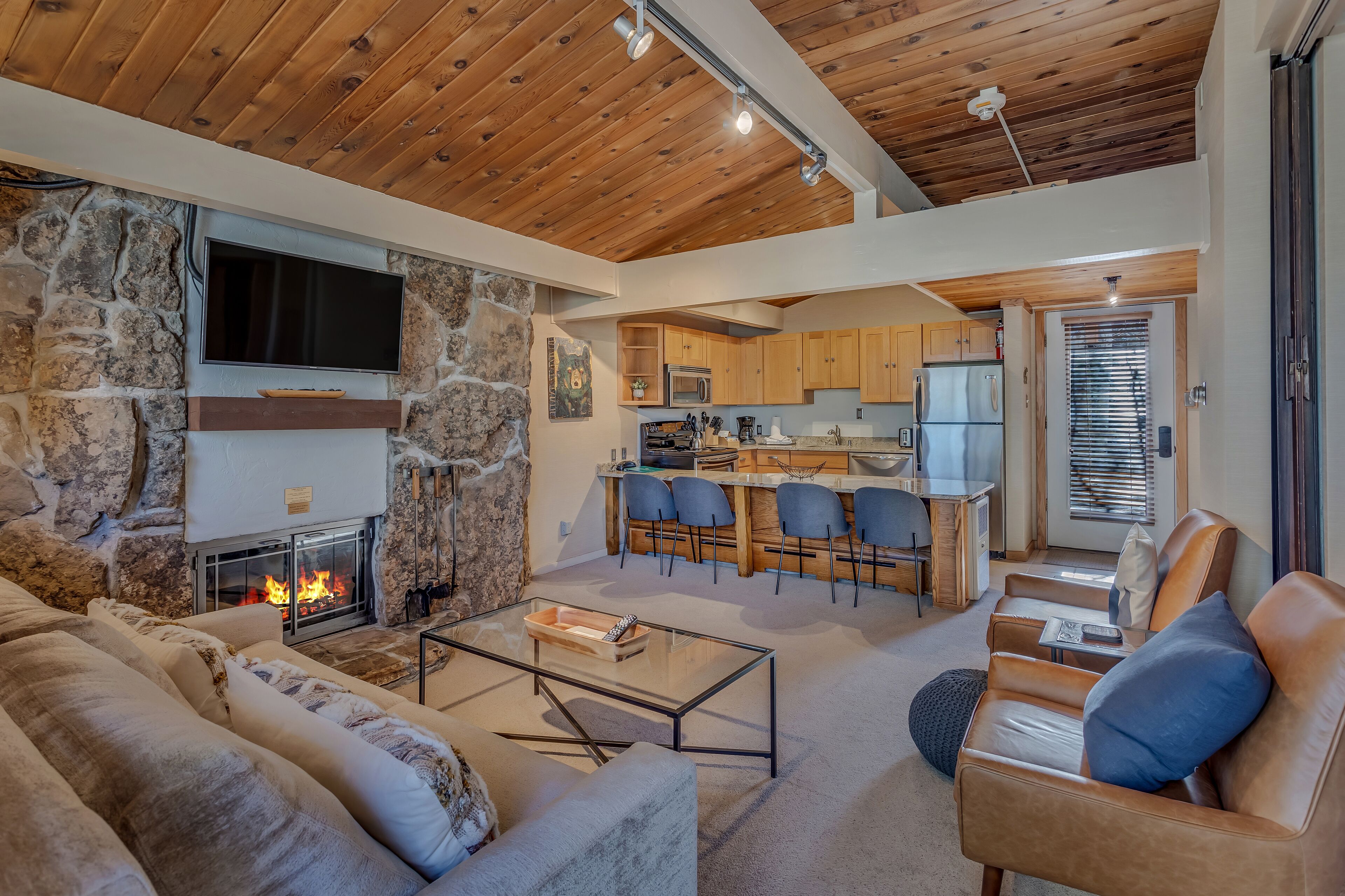 Laurelwood Condominiums Laurelwood Condominiums