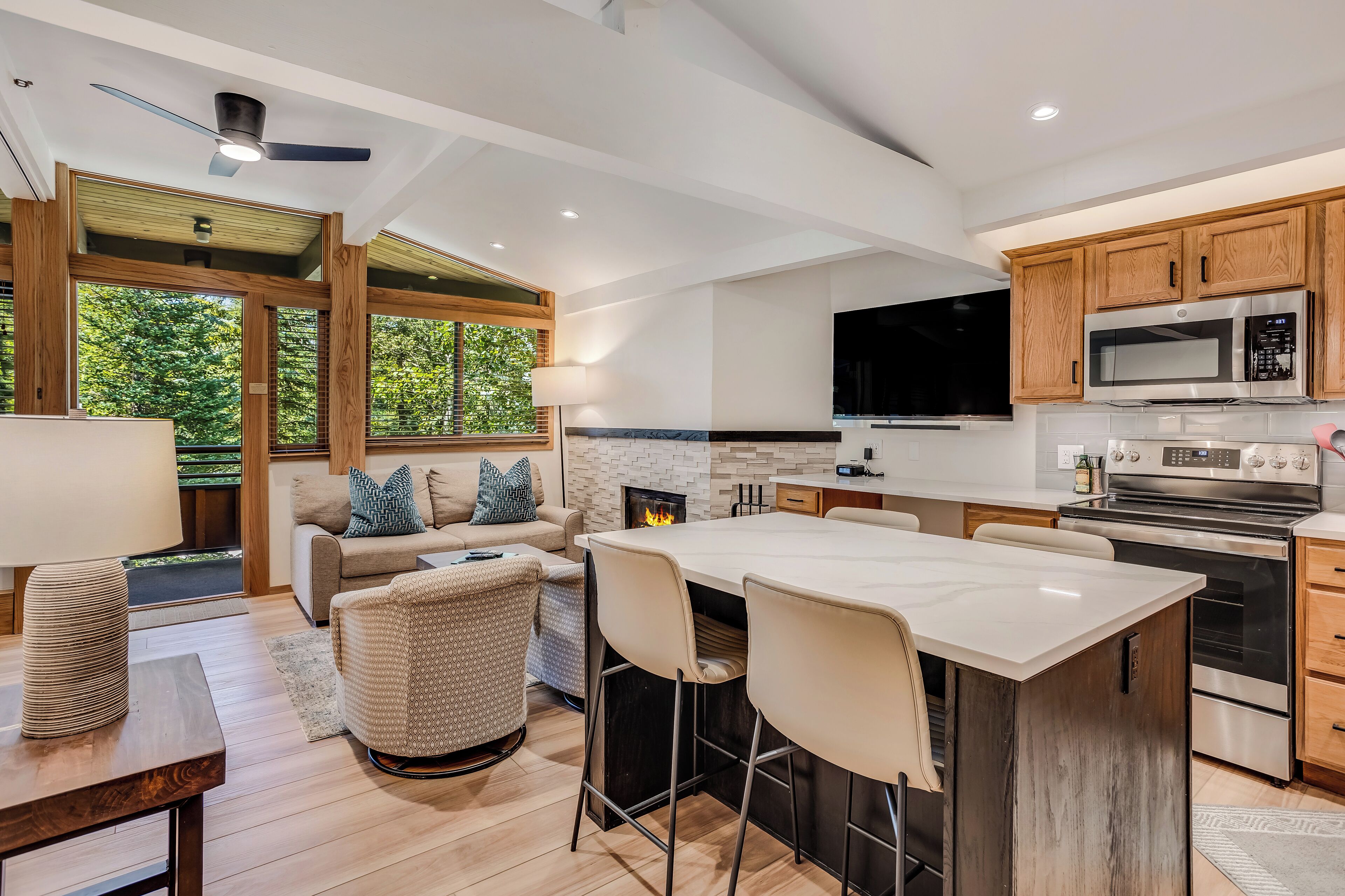 Laurelwood Condominiums Laurelwood Condominiums