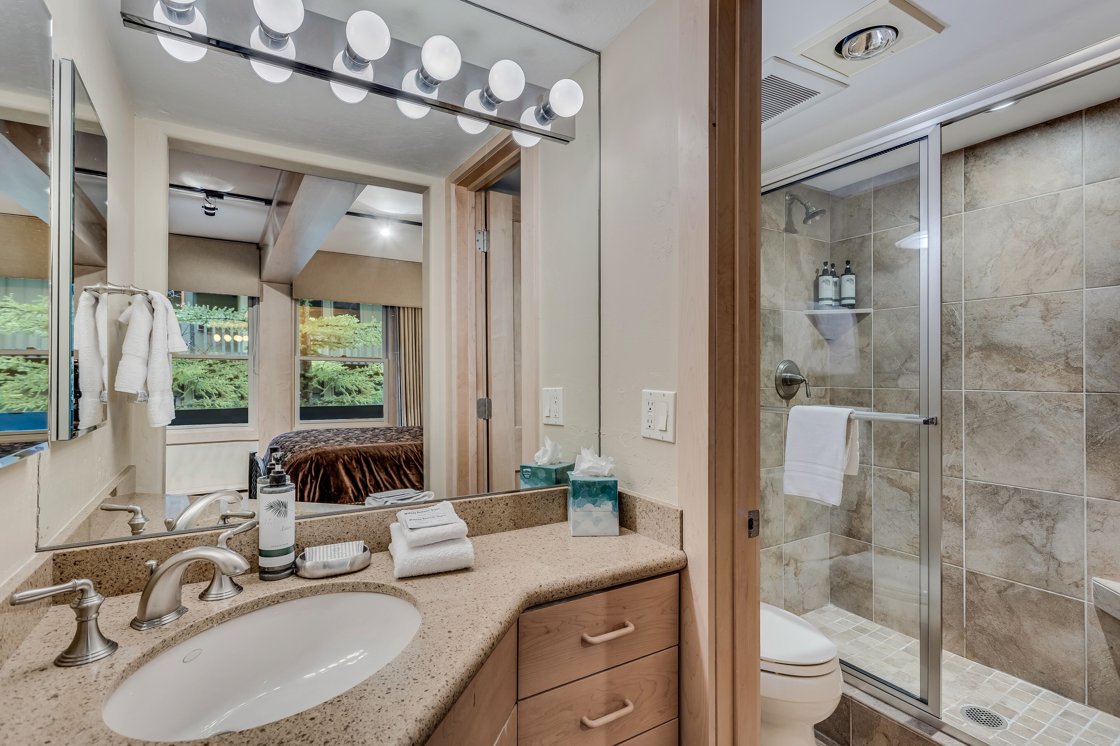 Laurelwood Condominiums Laurelwood Condominiums