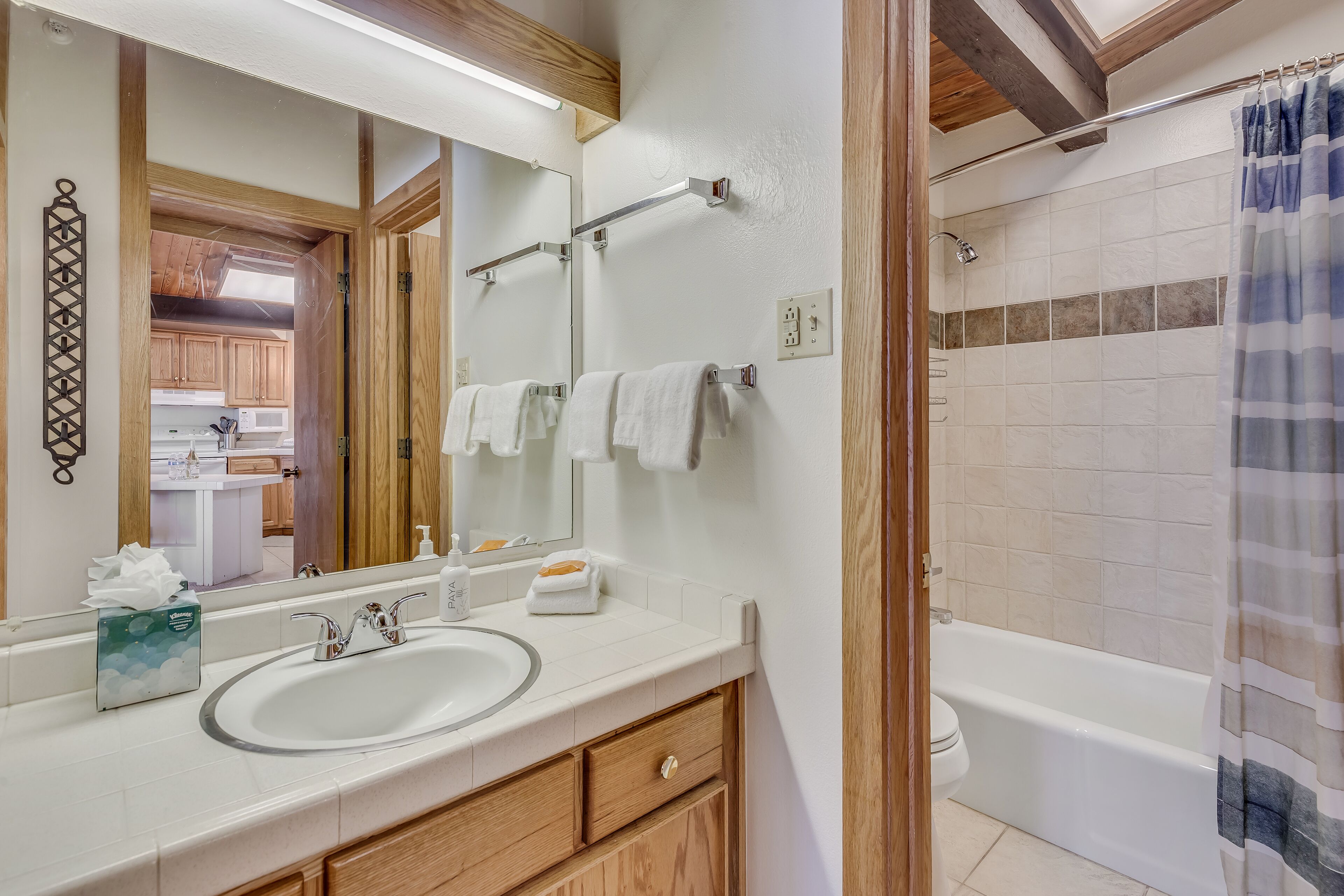 Laurelwood Condominiums Laurelwood Condominiums