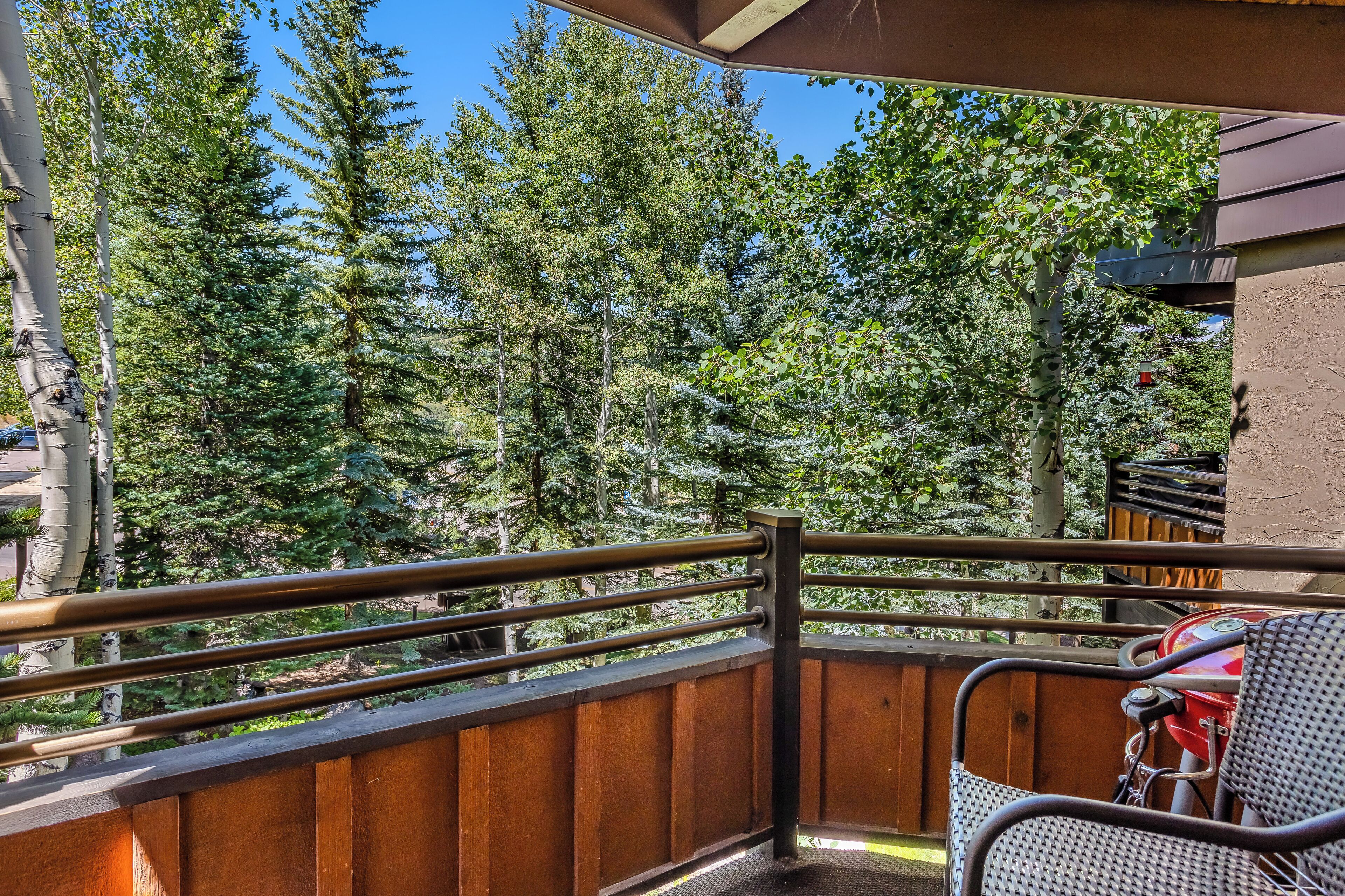 Laurelwood Condominiums Laurelwood Condominiums