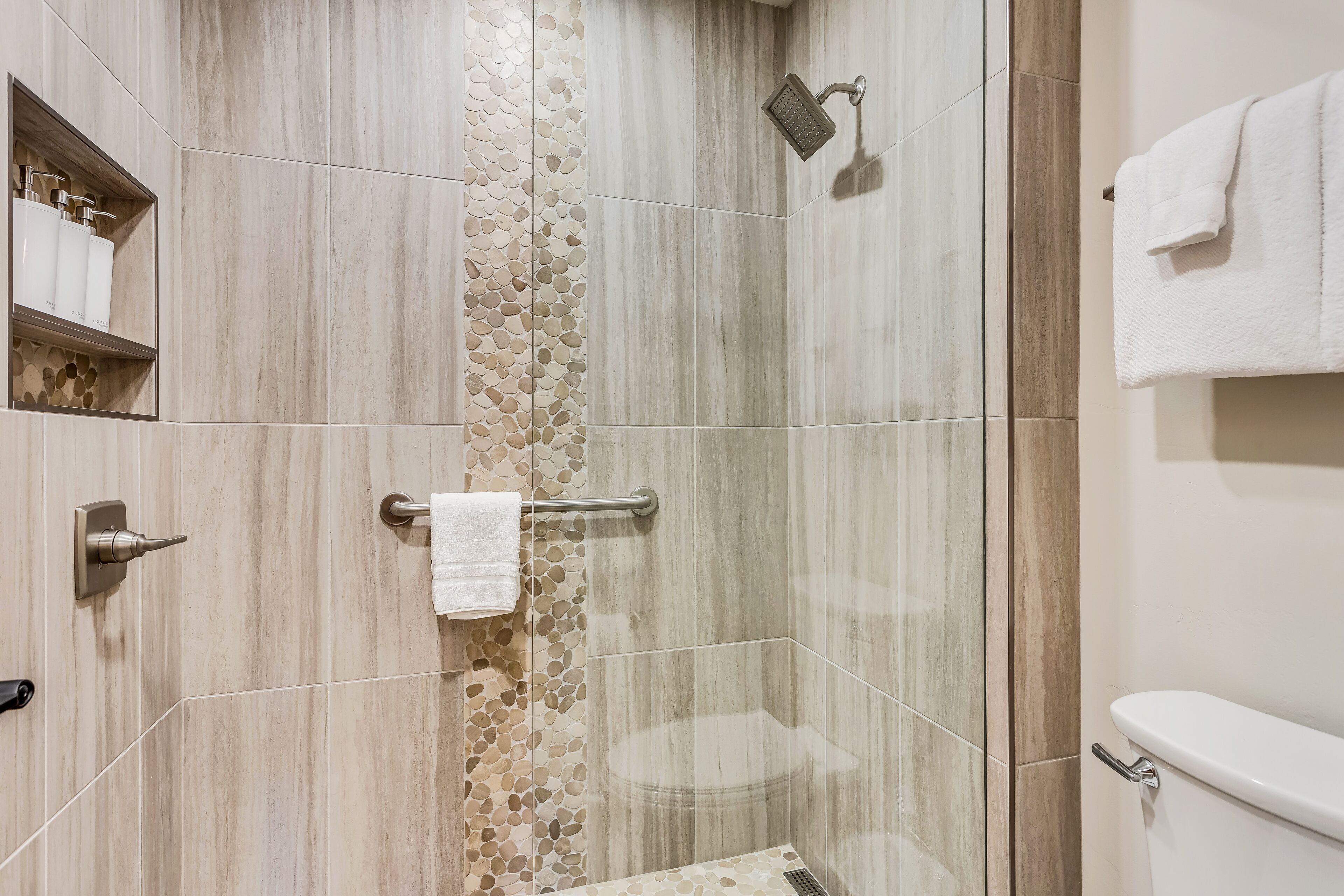 Laurelwood Condominiums Laurelwood Condominiums