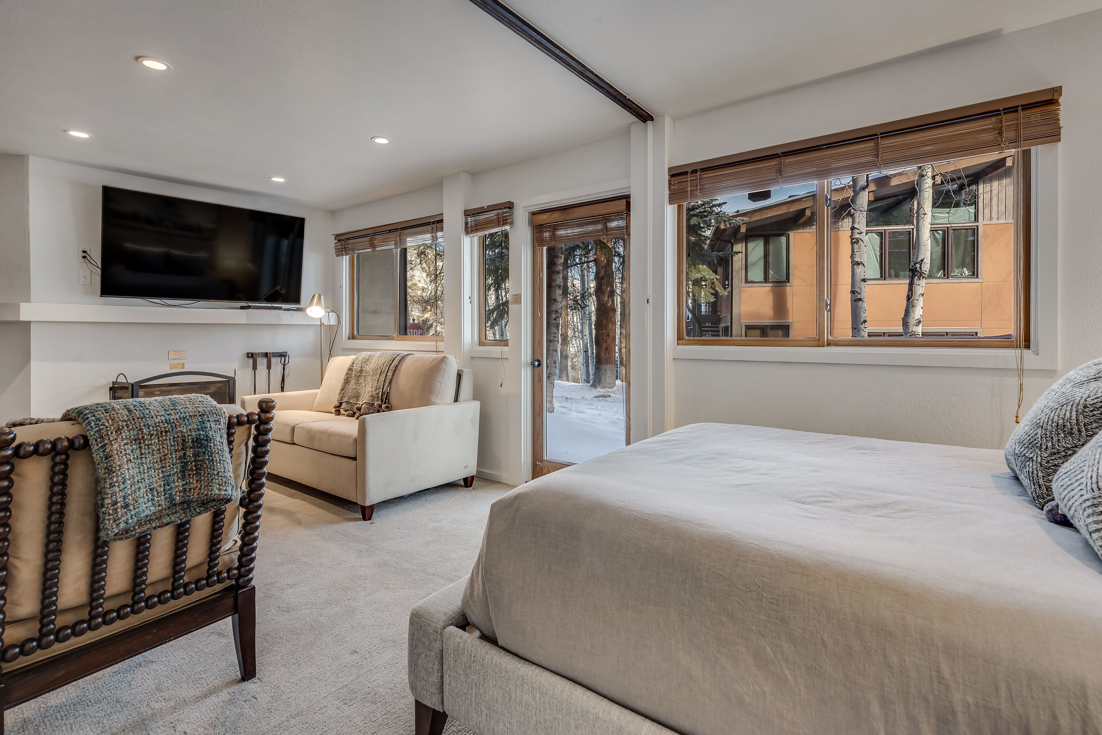 Laurelwood Condominiums Laurelwood Condominiums