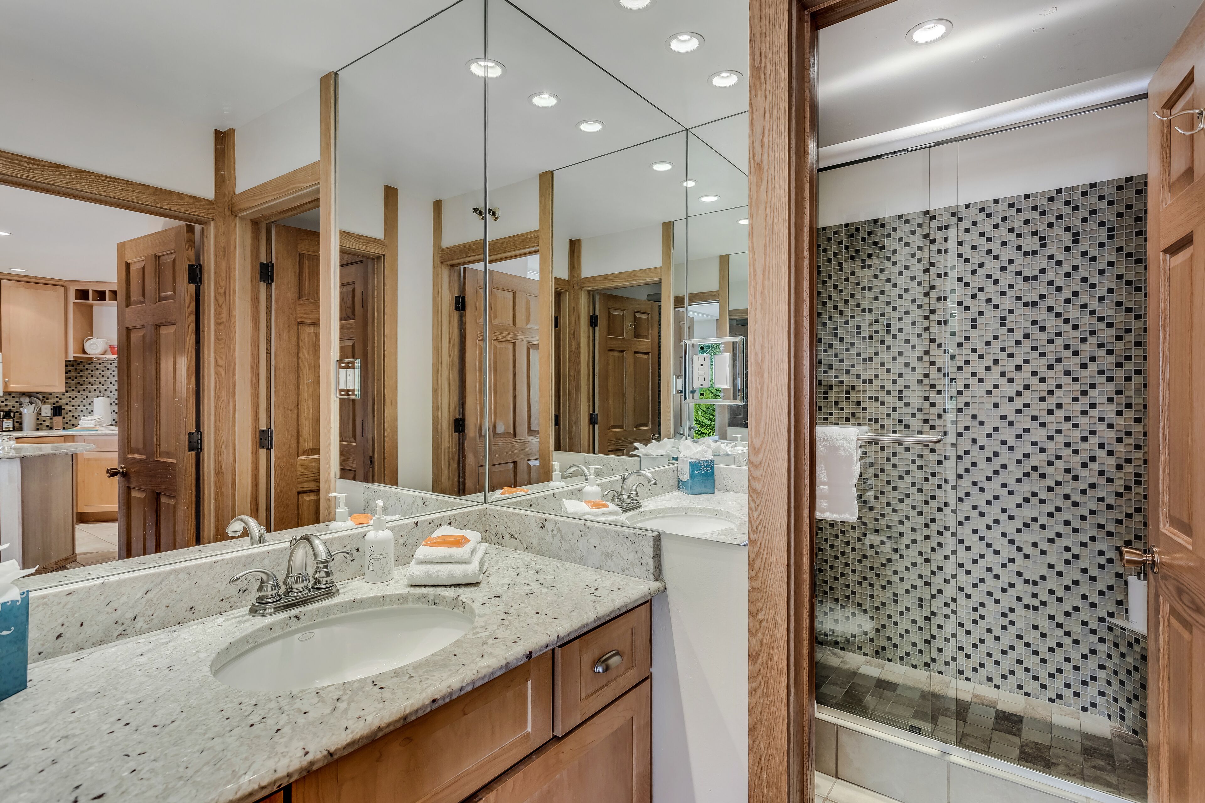 Laurelwood Condominiums Laurelwood Condominiums