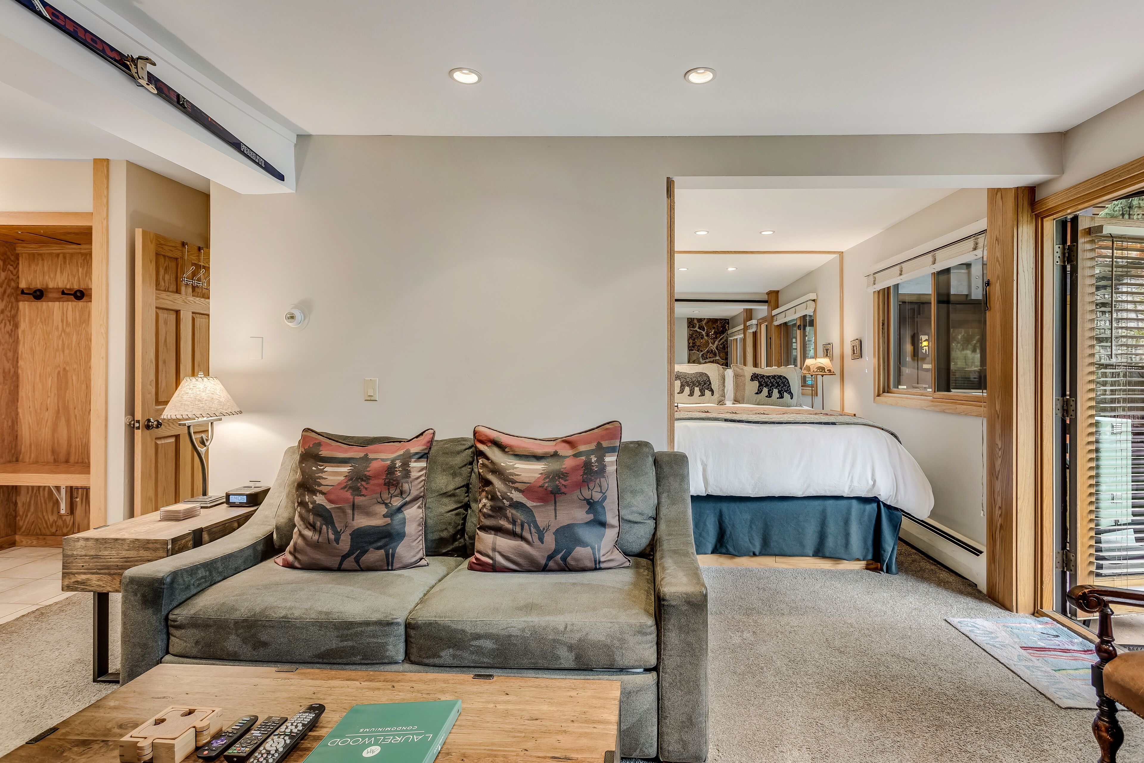 Laurelwood Condominiums Laurelwood Condominiums