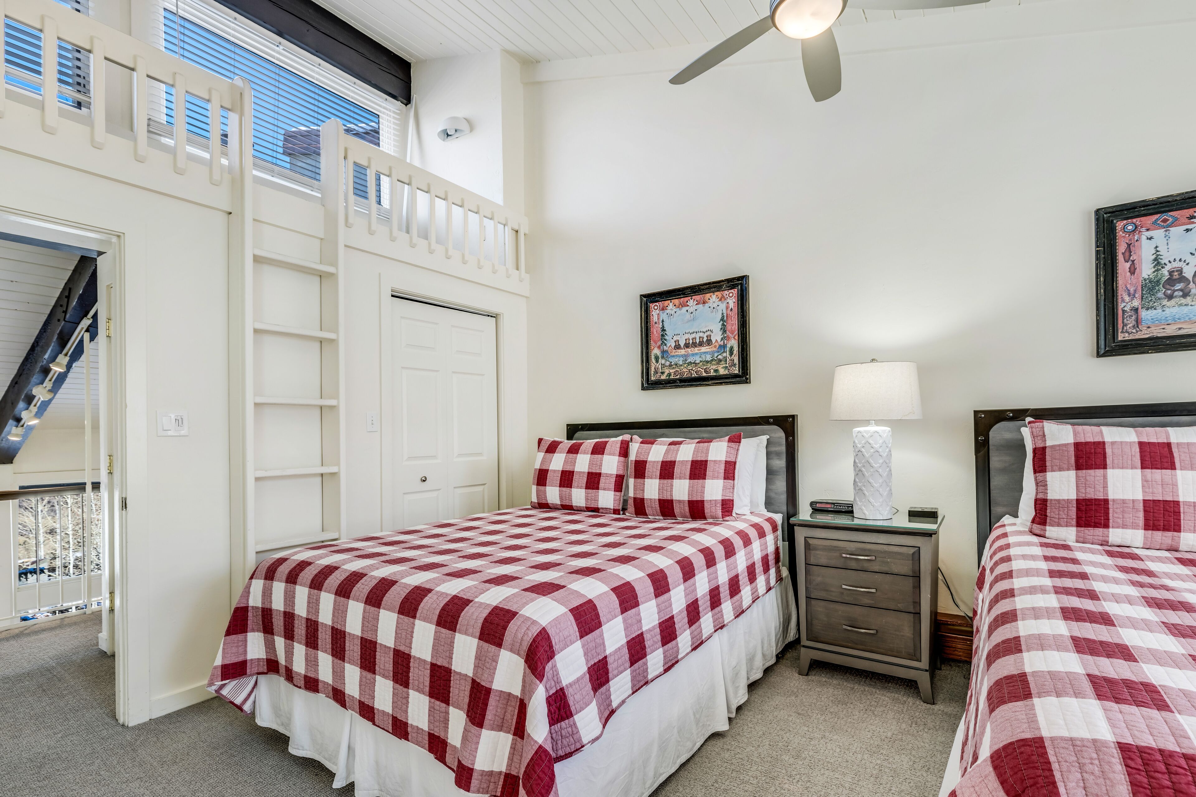 Laurelwood Condominiums Laurelwood Condominiums