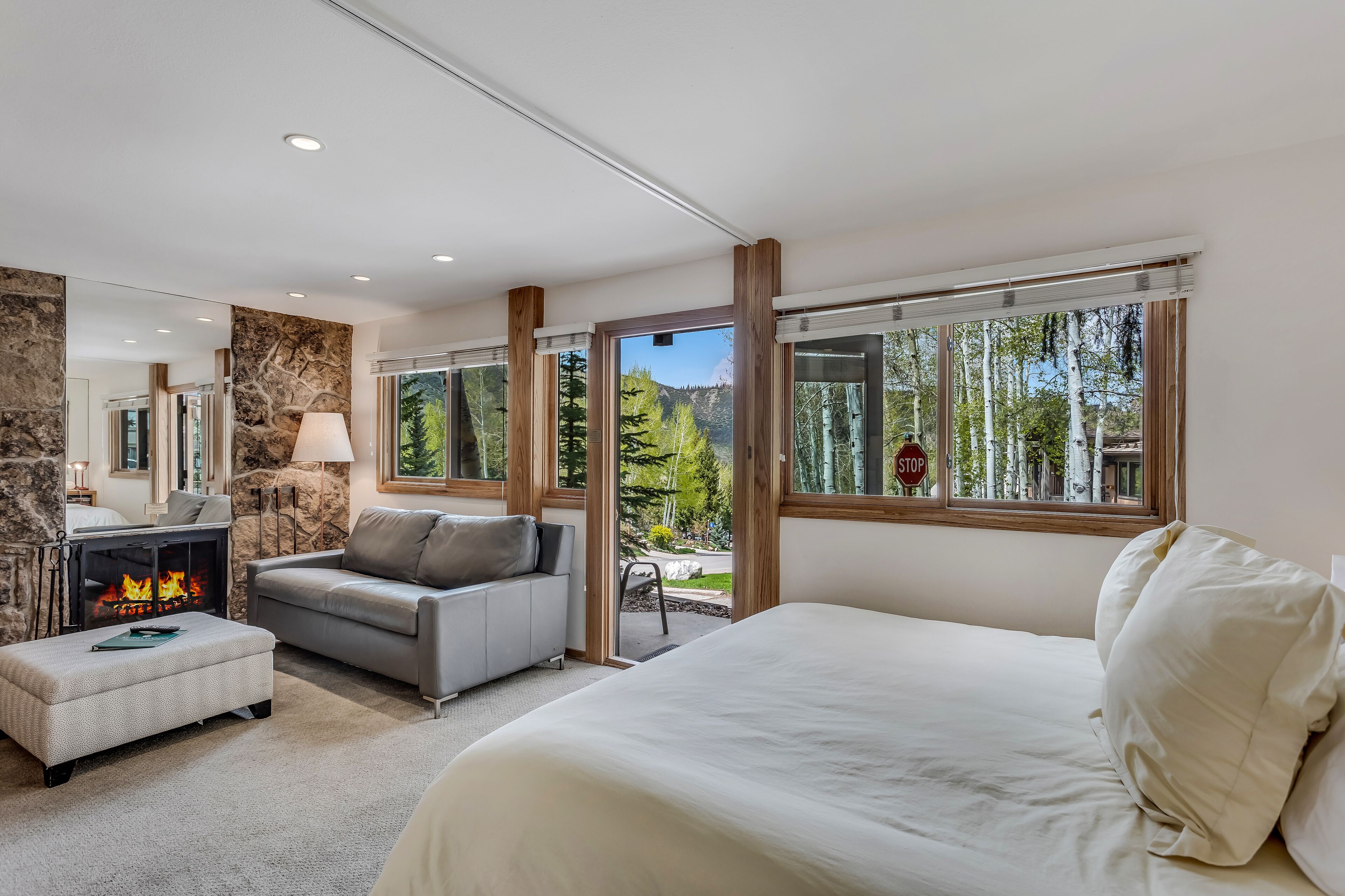 Laurelwood Condominiums Laurelwood Condominiums
