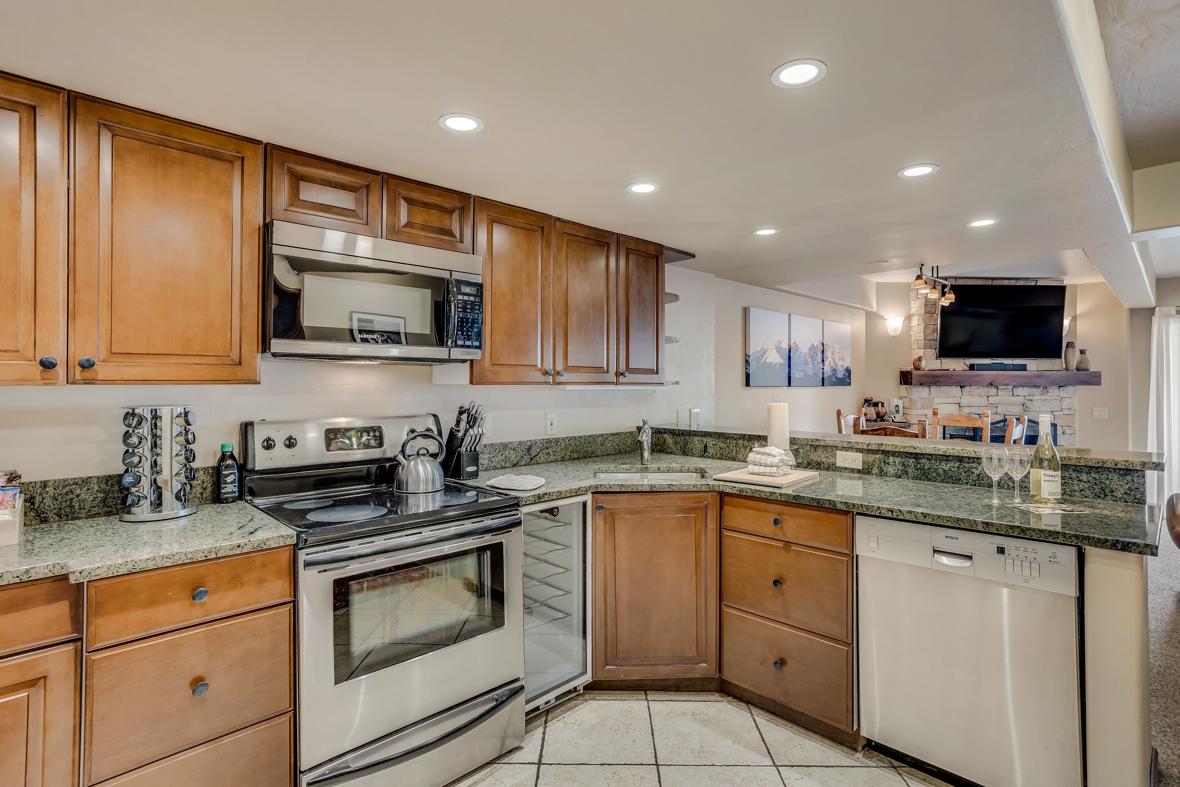 Laurelwood Condominiums Laurelwood Condominiums