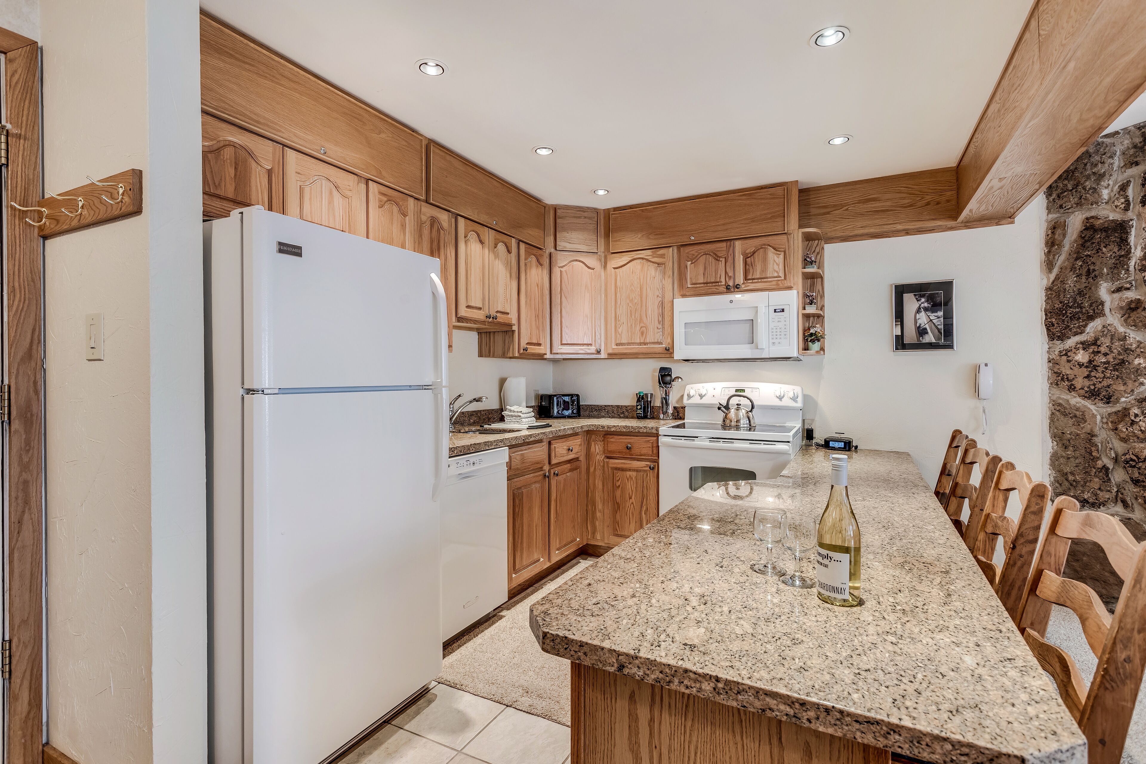 Laurelwood Condominiums Laurelwood Condominiums