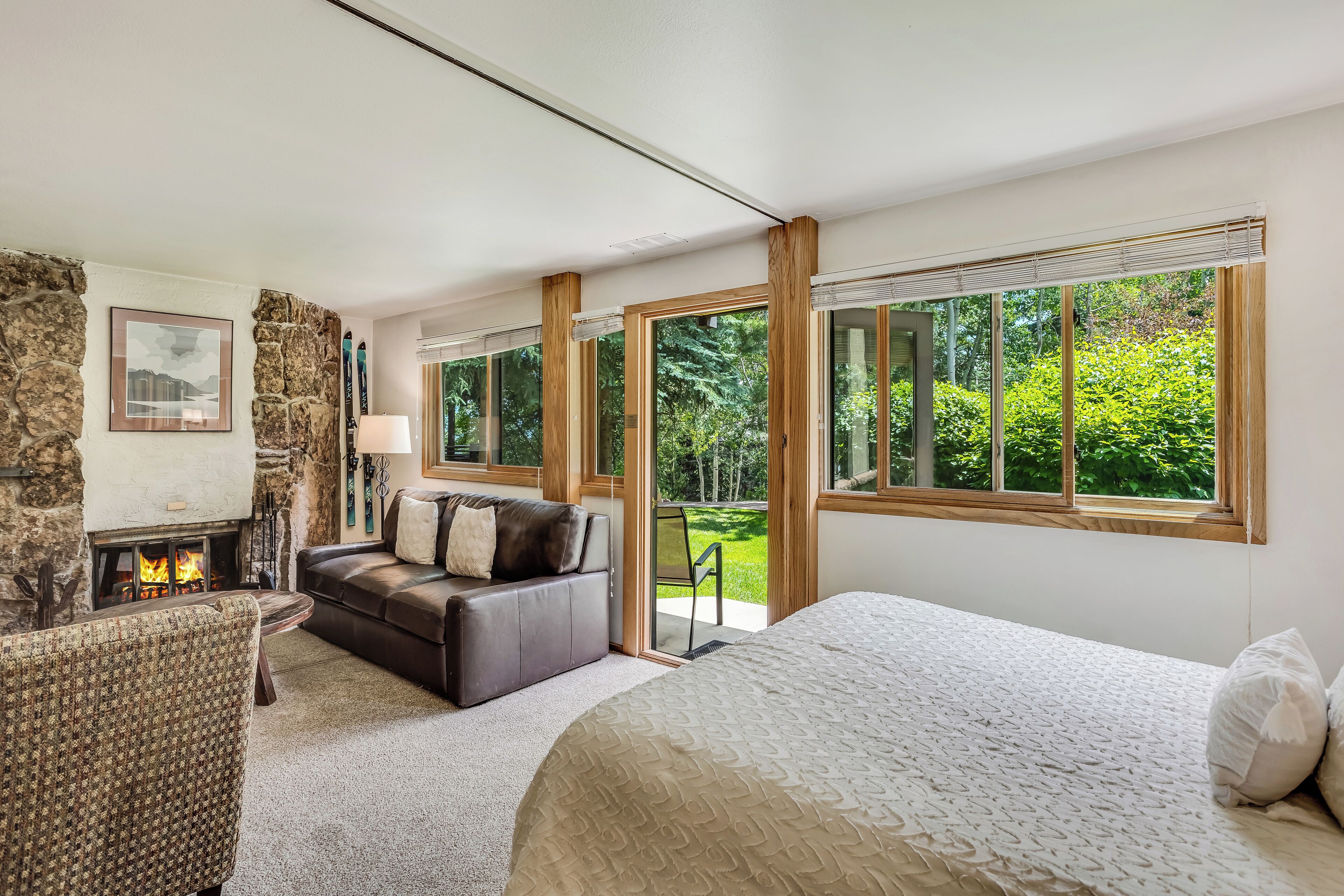 Laurelwood Condominiums Laurelwood Condominiums