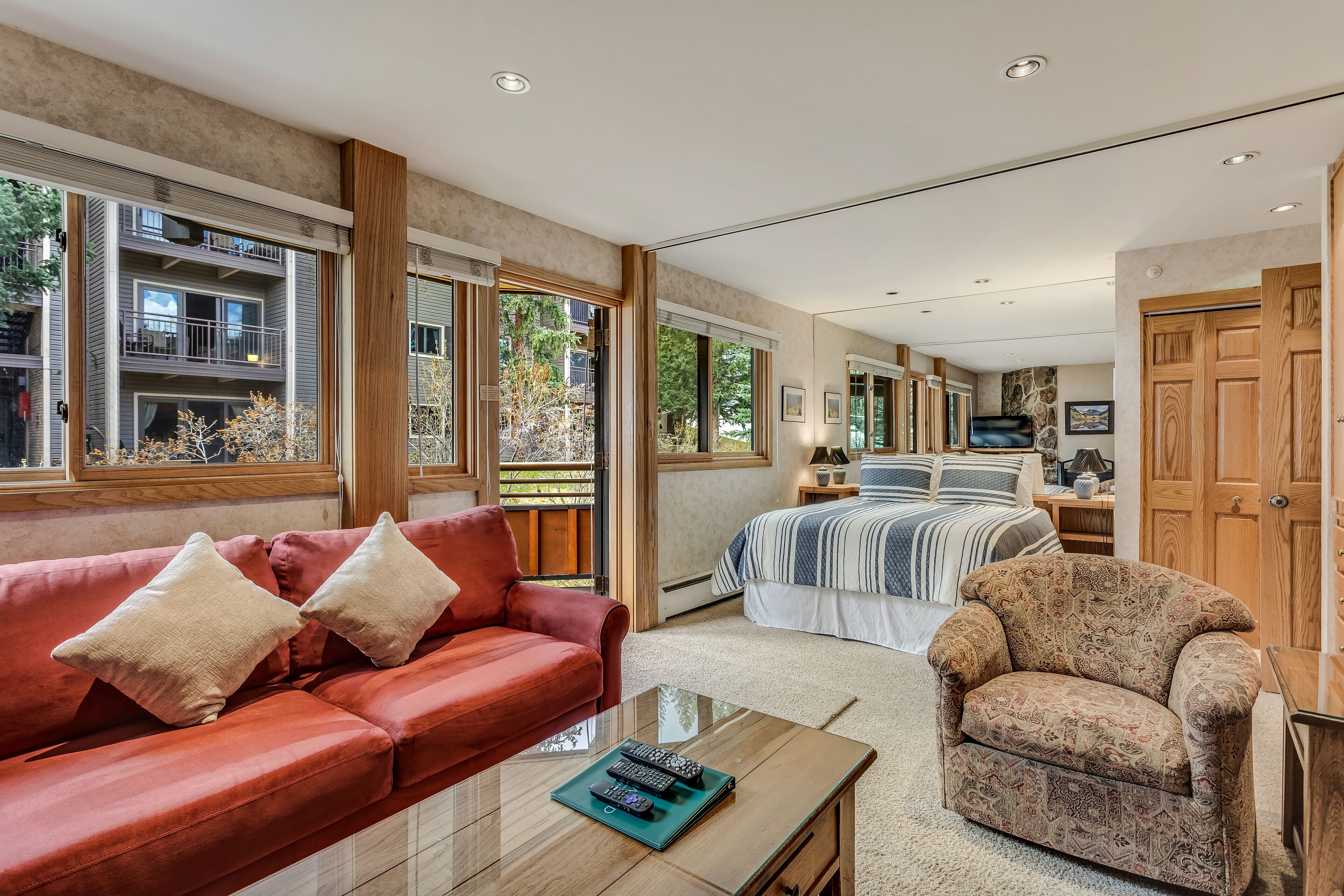 Laurelwood Condominiums Laurelwood Condominiums