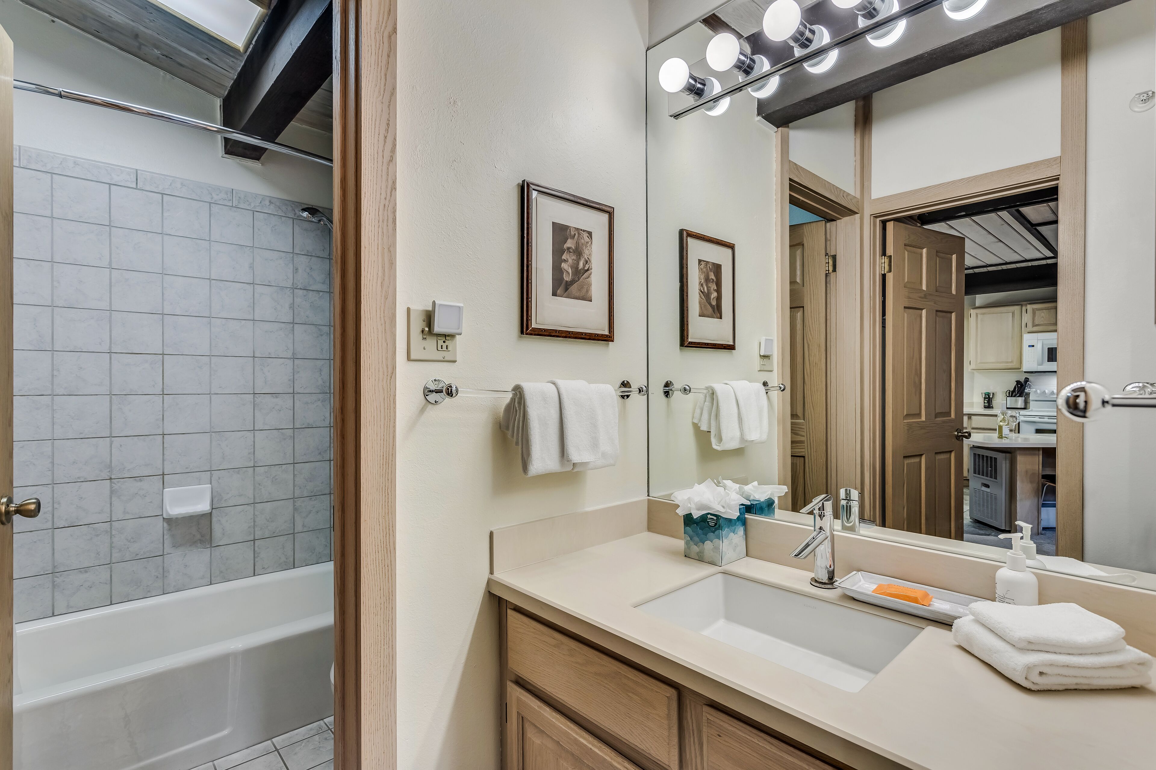 Laurelwood Condominiums Laurelwood Condominiums