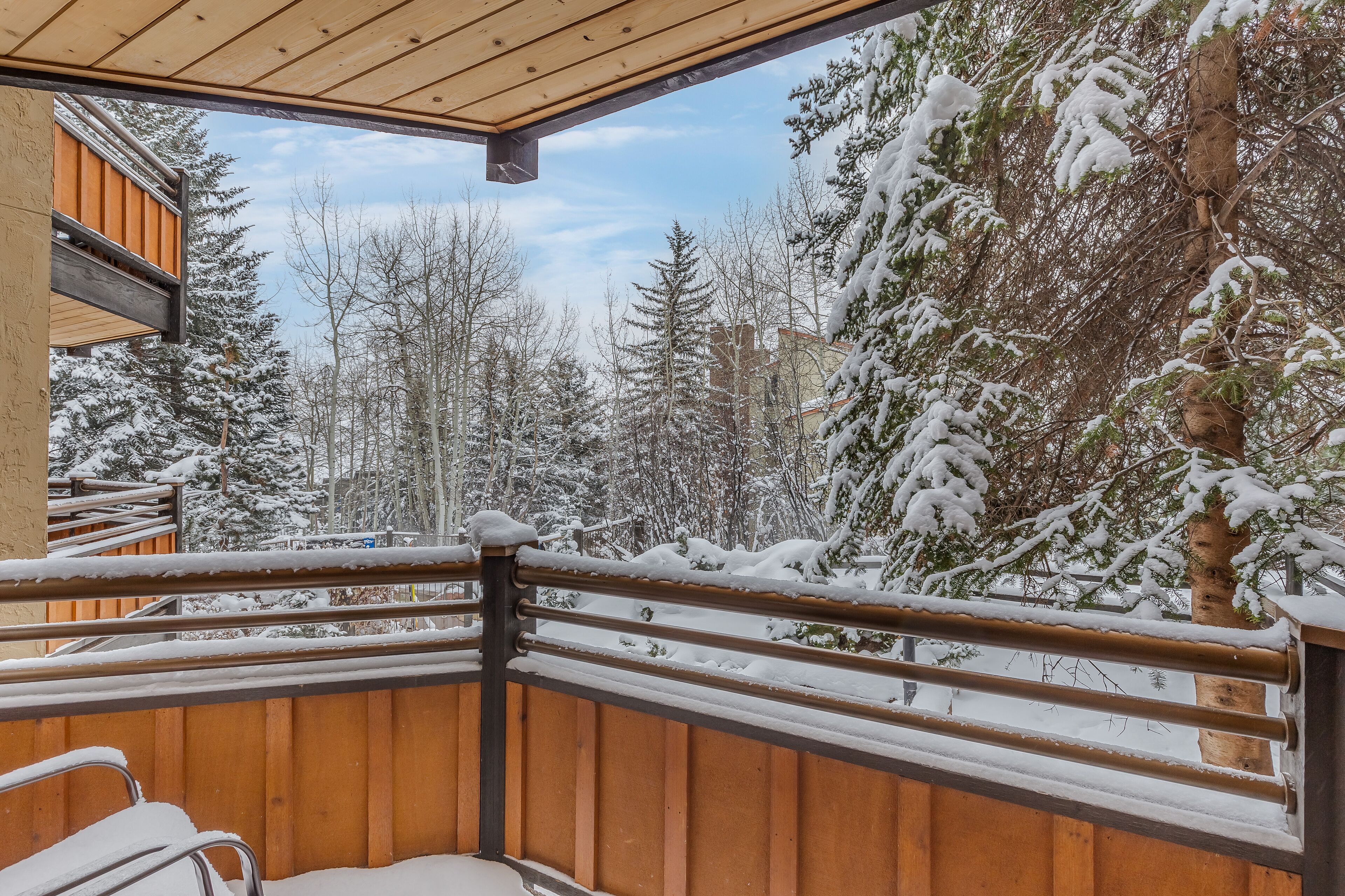 Laurelwood Condominiums Laurelwood Condominiums