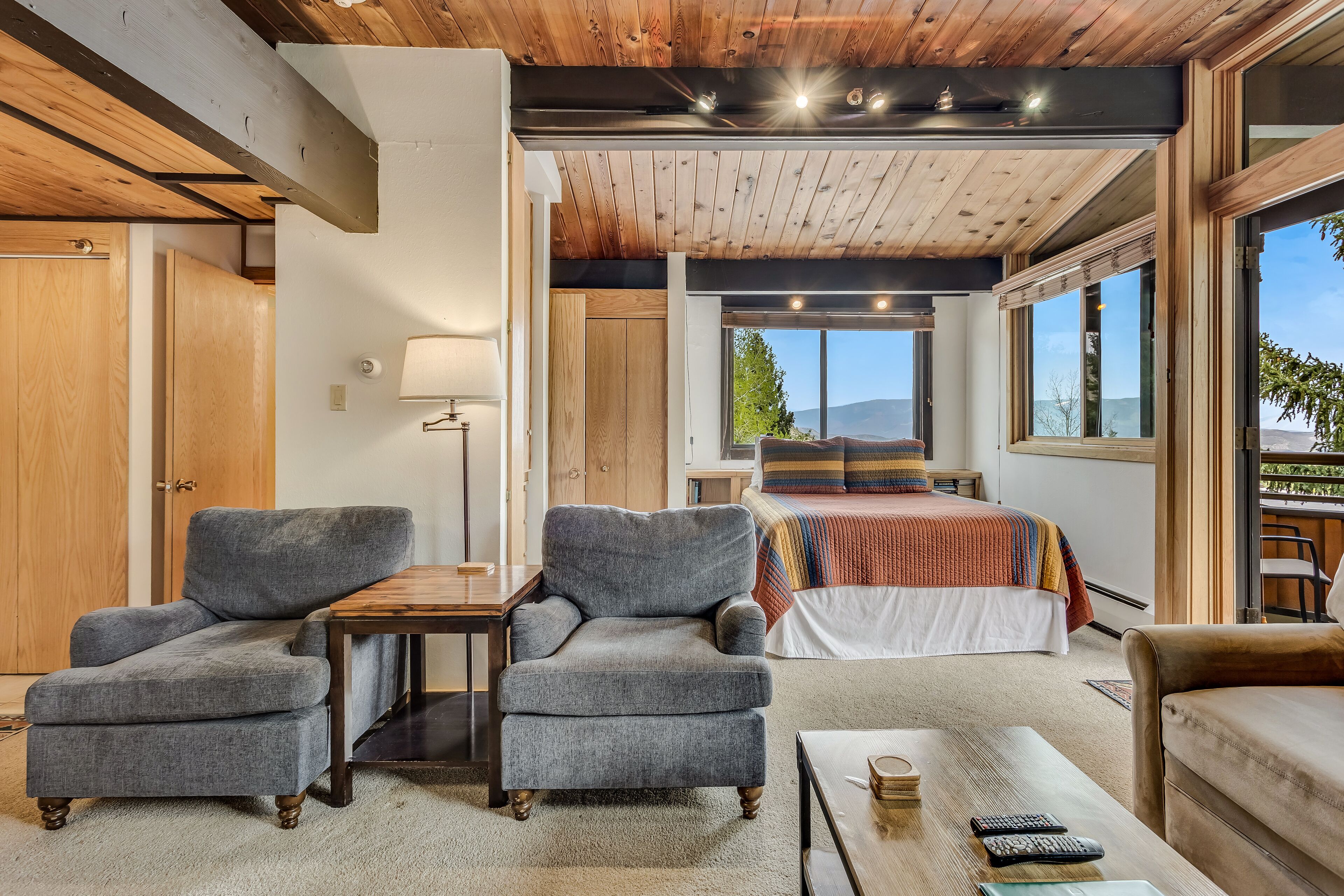 Laurelwood Condominiums Laurelwood Condominiums